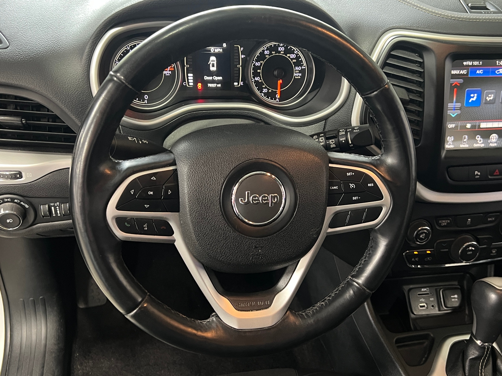 Thumbnail: 2018 Jeep Cherokee - 5