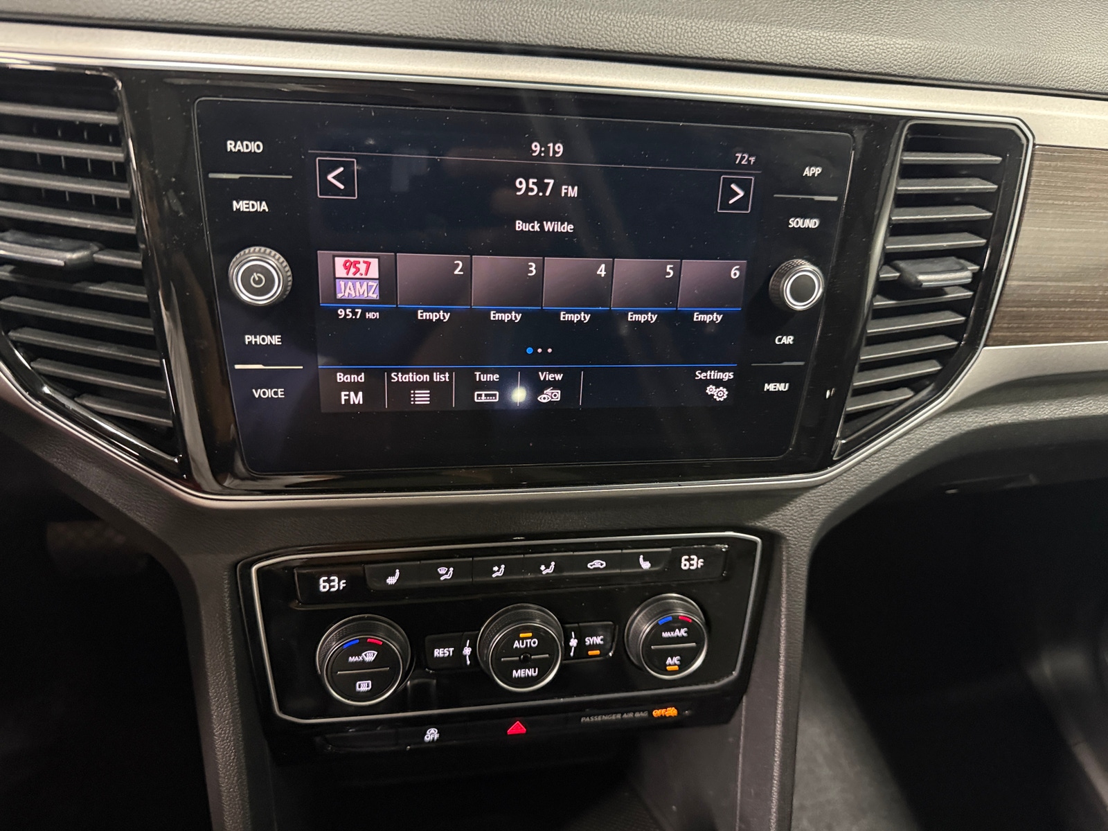 Thumbnail: 2018 Volkswagen Atlas - 3