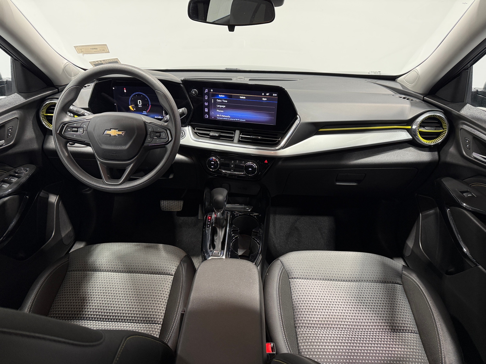 Thumbnail: 2025 Chevrolet Trax - 3