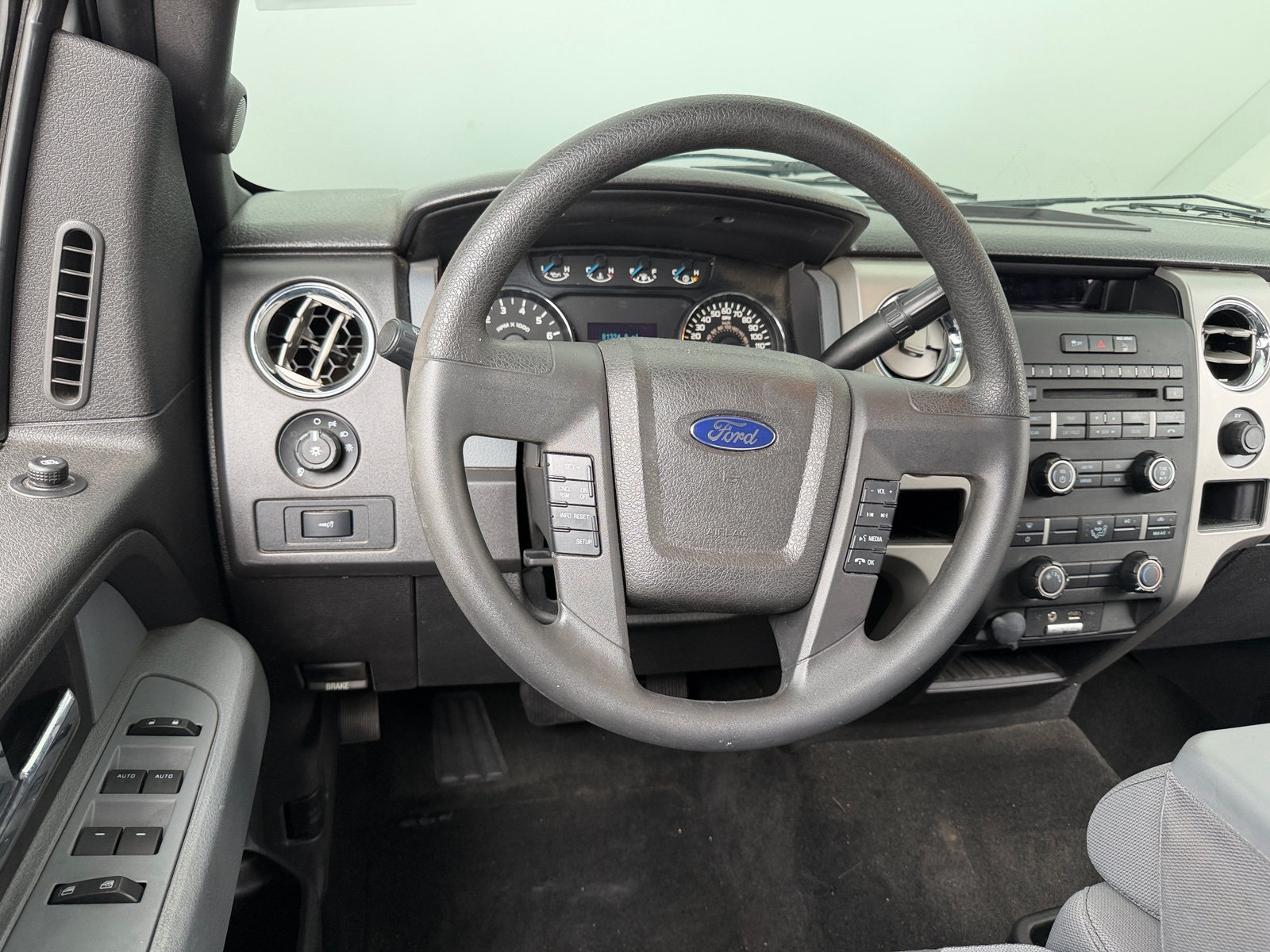 Thumbnail: 2013 Ford Econoline - 5