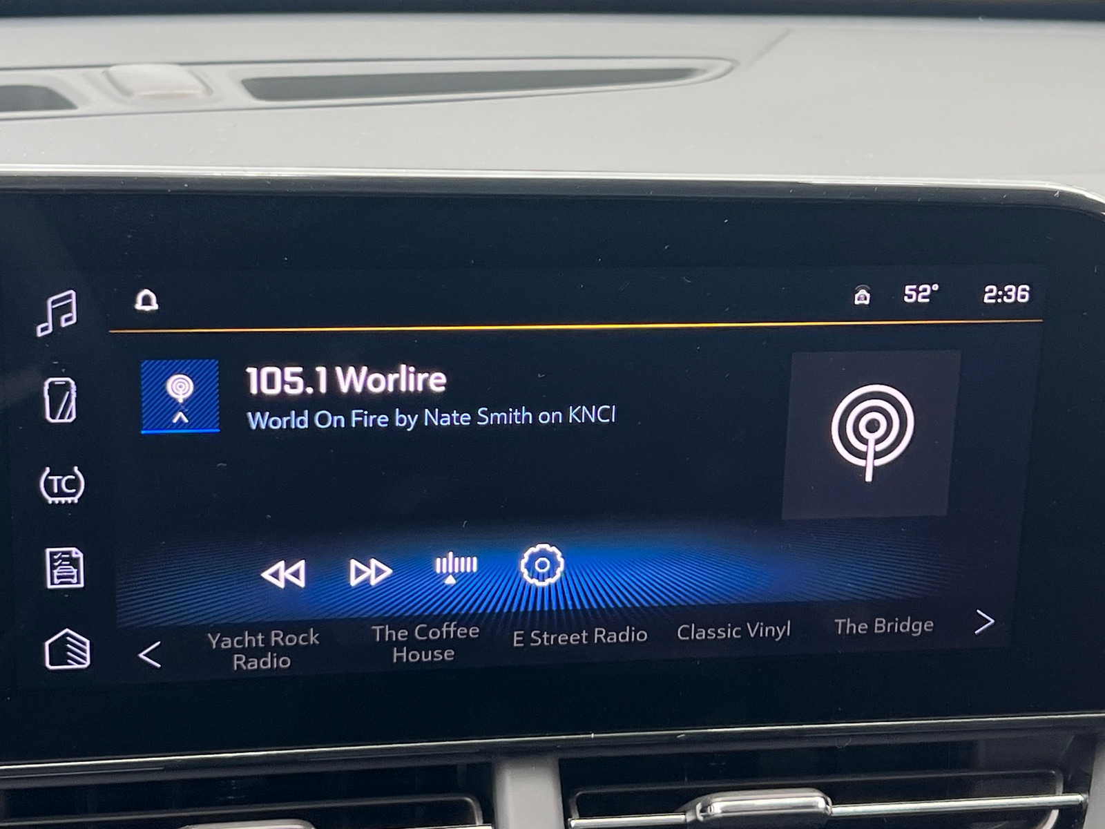 Thumbnail: 2025 Chevrolet Trax - 4