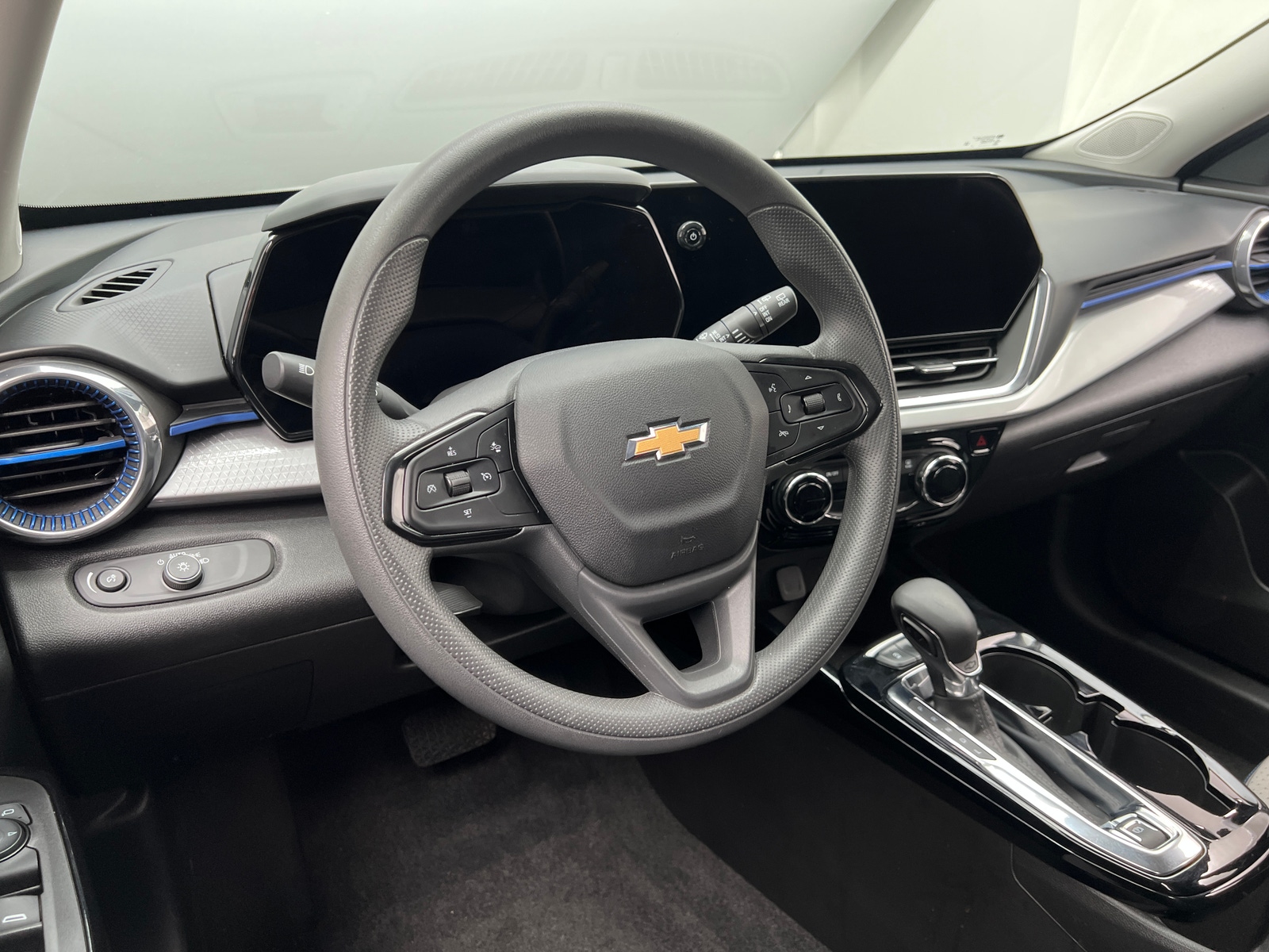 Thumbnail: 2025 Chevrolet Trax - 5