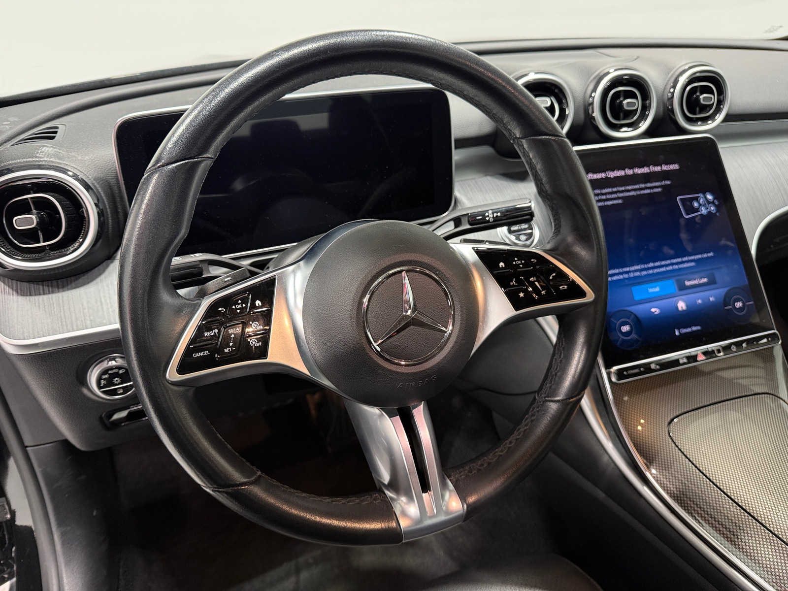 Thumbnail: 2024 Mercedes-Benz C-Class - 4