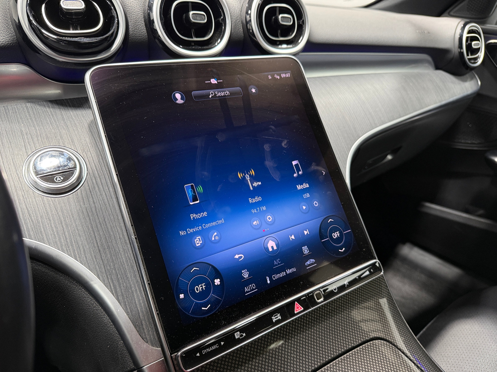 Thumbnail: 2024 Mercedes-Benz C-Class - 3