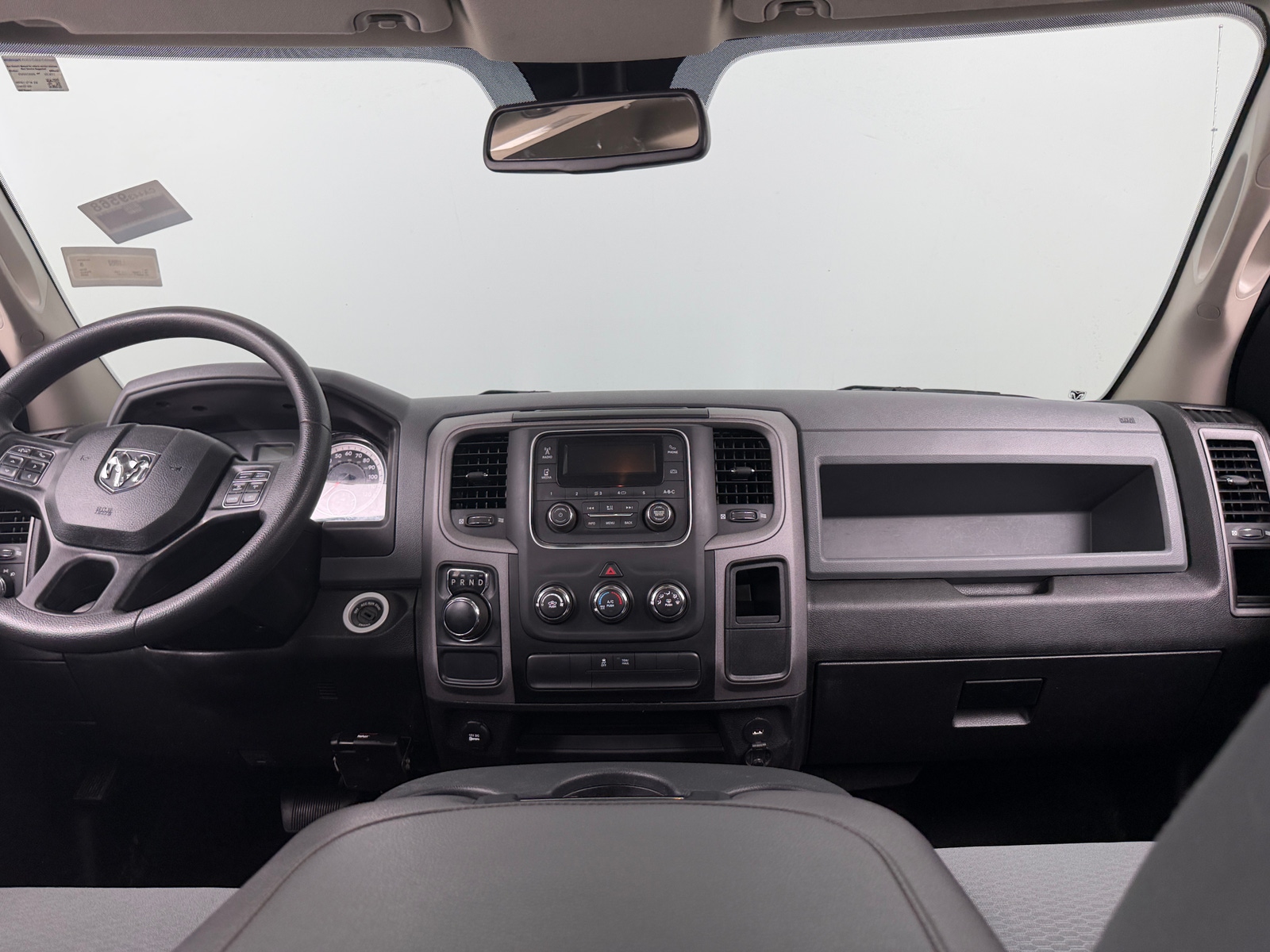 Thumbnail: 2020 RAM 1500 Classic - 3