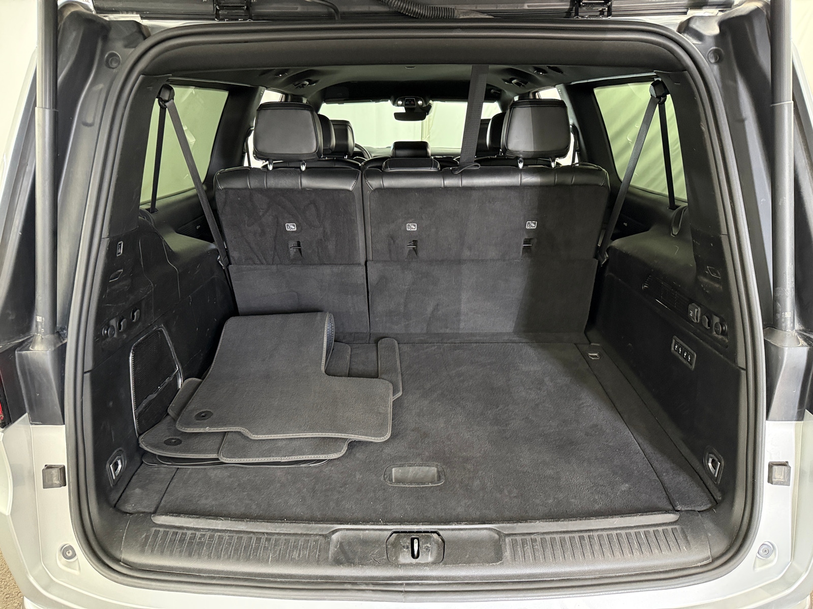 Thumbnail: 2023 Jeep Wagoneer - 6