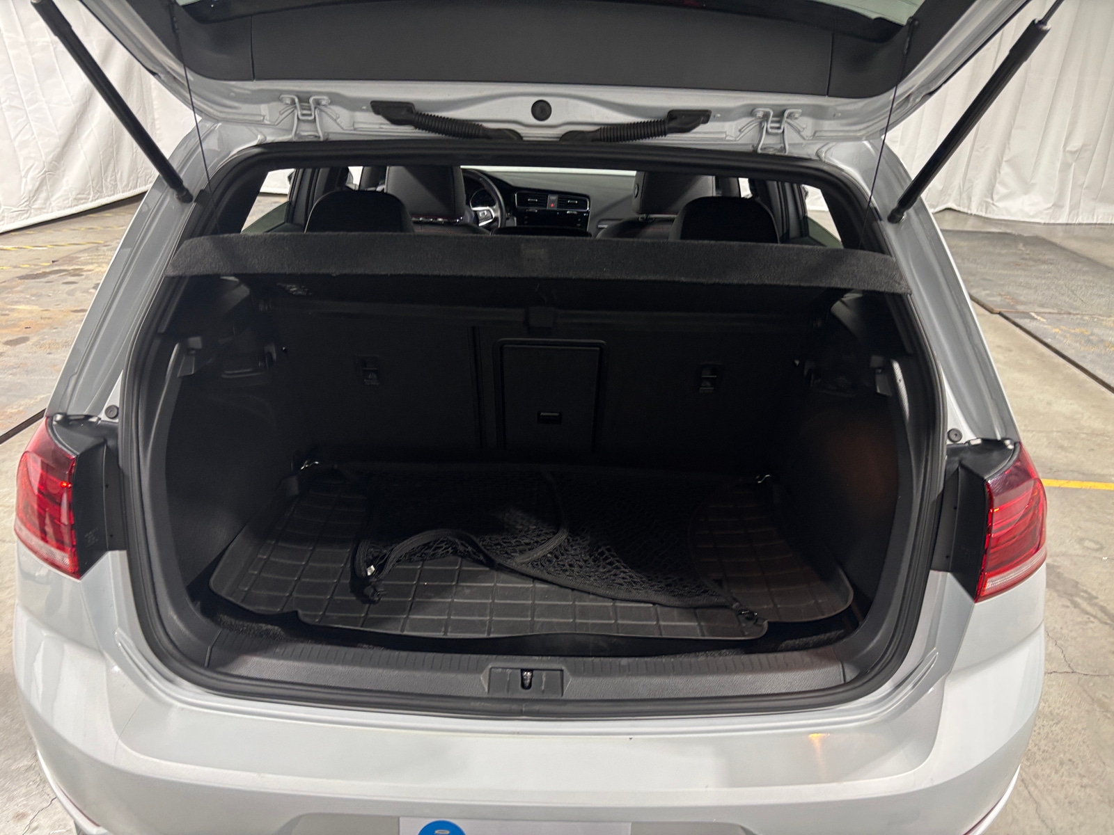 Thumbnail: 2019 Volkswagen Golf - 6