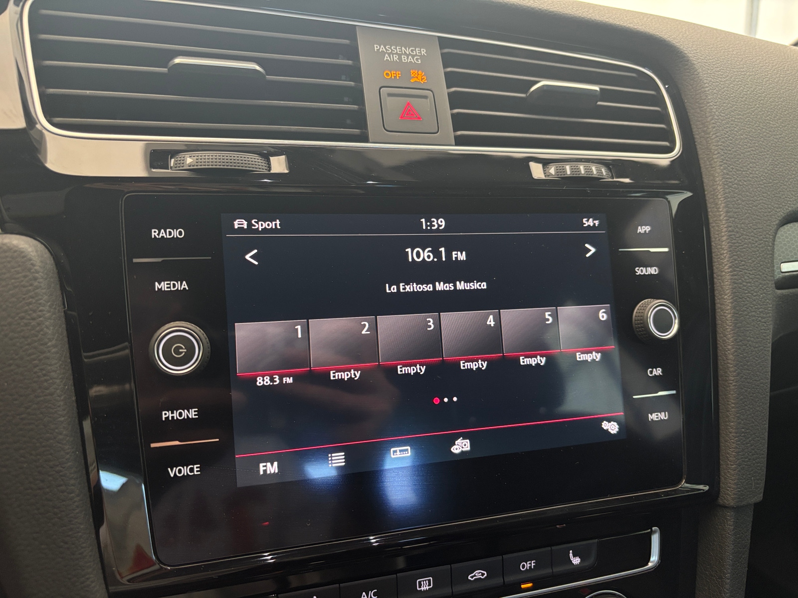 Thumbnail: 2019 Volkswagen Golf - 3