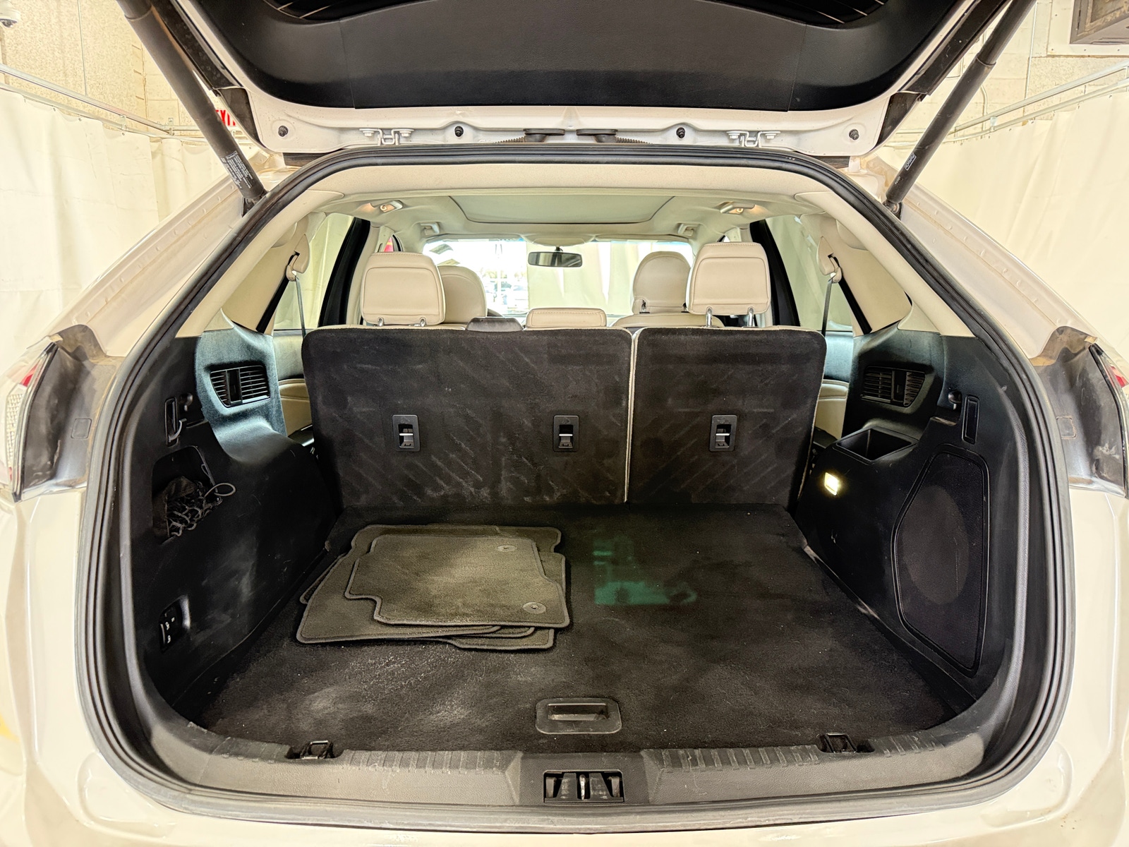 Thumbnail: 2017 Ford Edge - 6