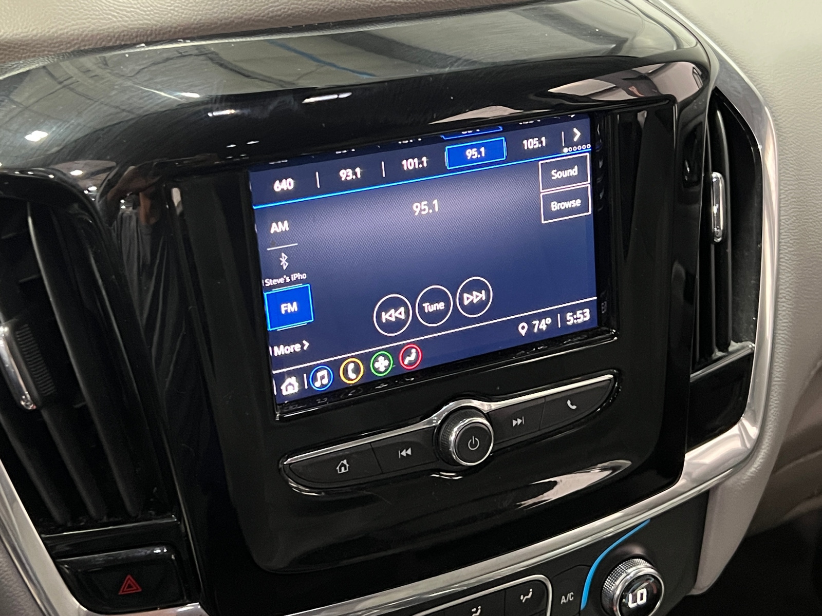 Thumbnail: 2020 Chevrolet Traverse - 4