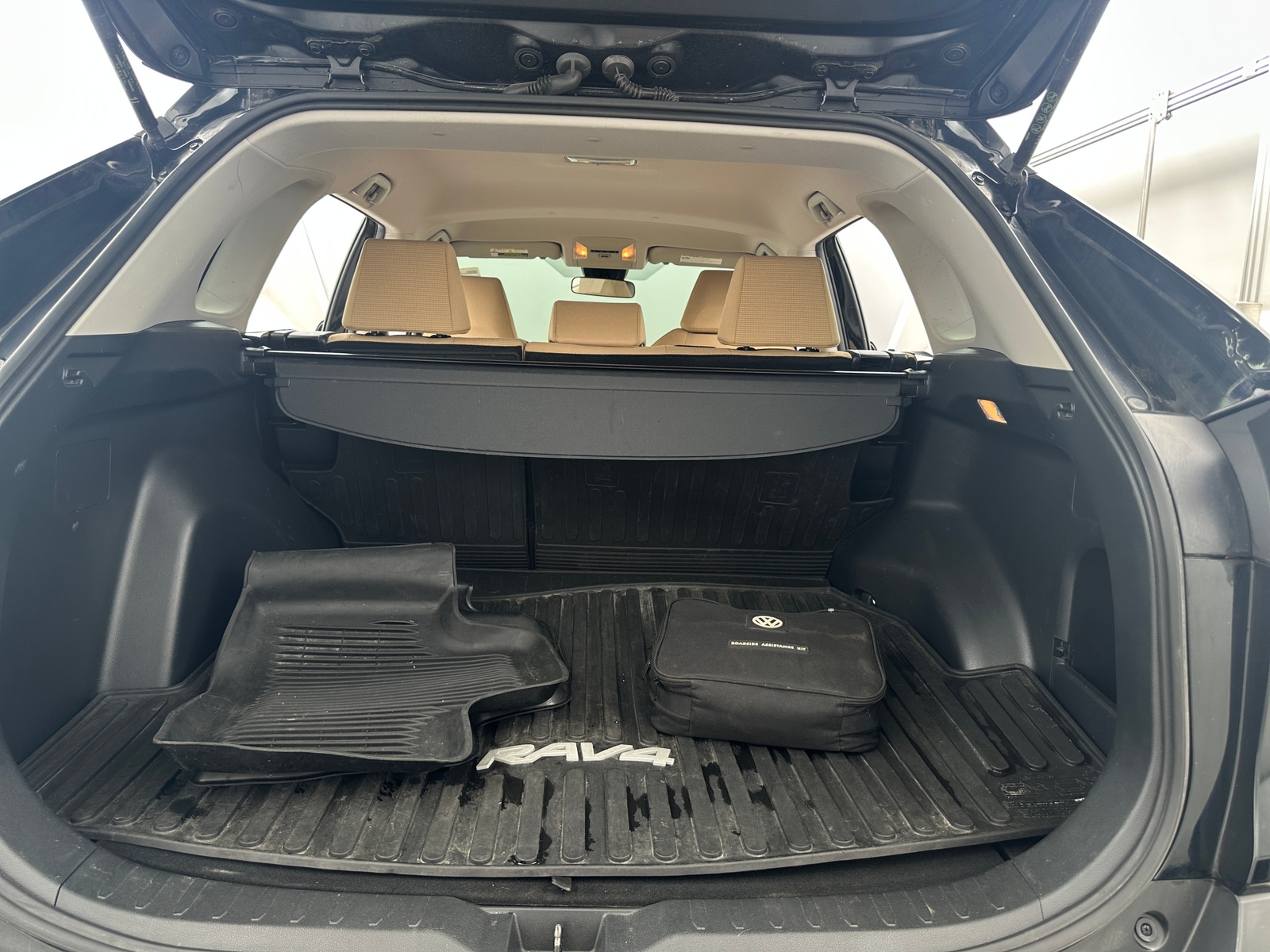 Thumbnail: 2019 Toyota RAV4 - 7