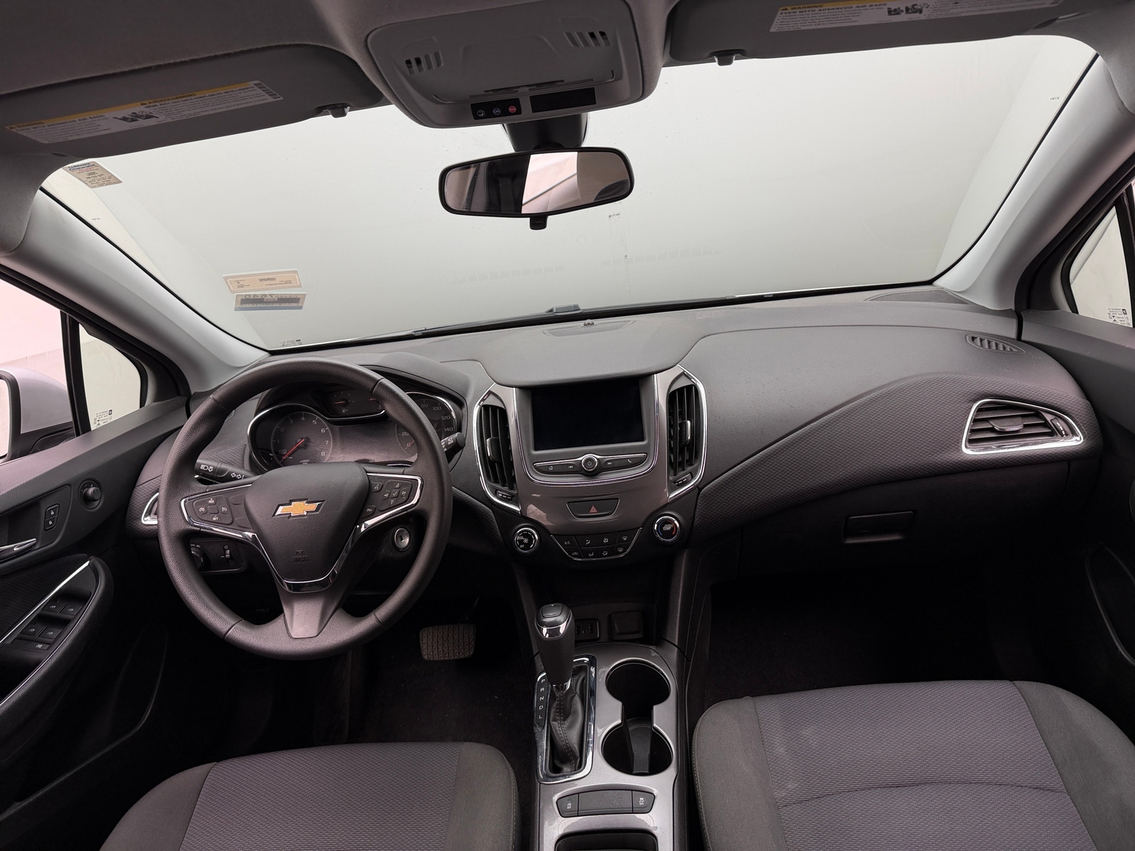 Thumbnail: 2019 Chevrolet Cruze - 3