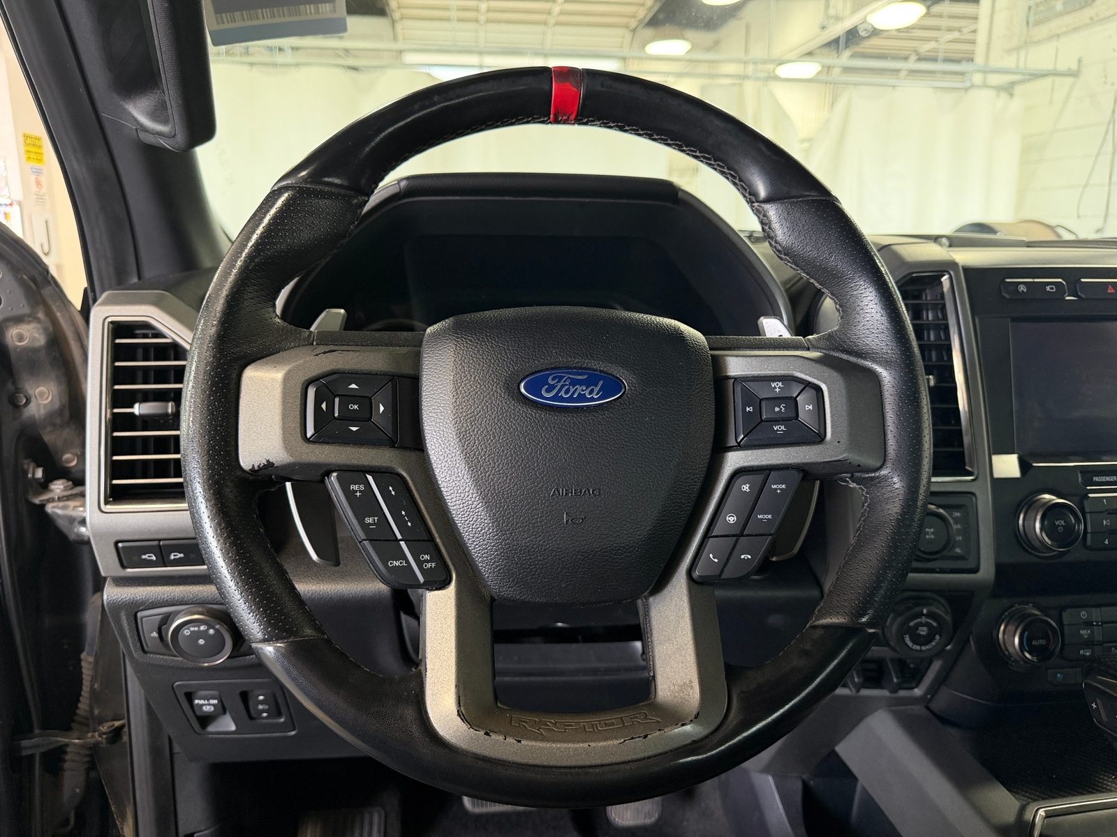 Thumbnail: 2019 Ford Econoline - 4