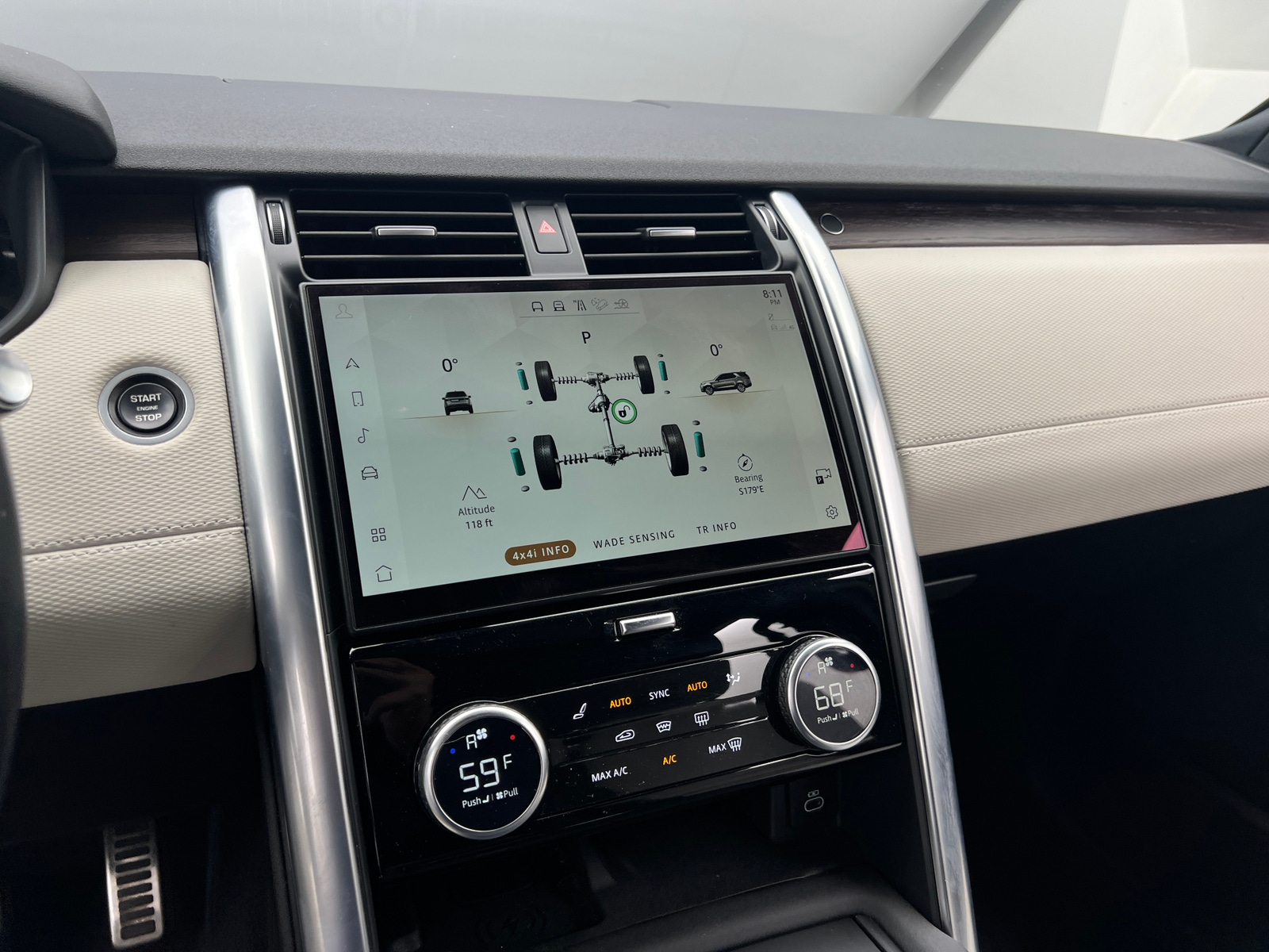 Thumbnail: 2022 Land Rover Discovery - 3