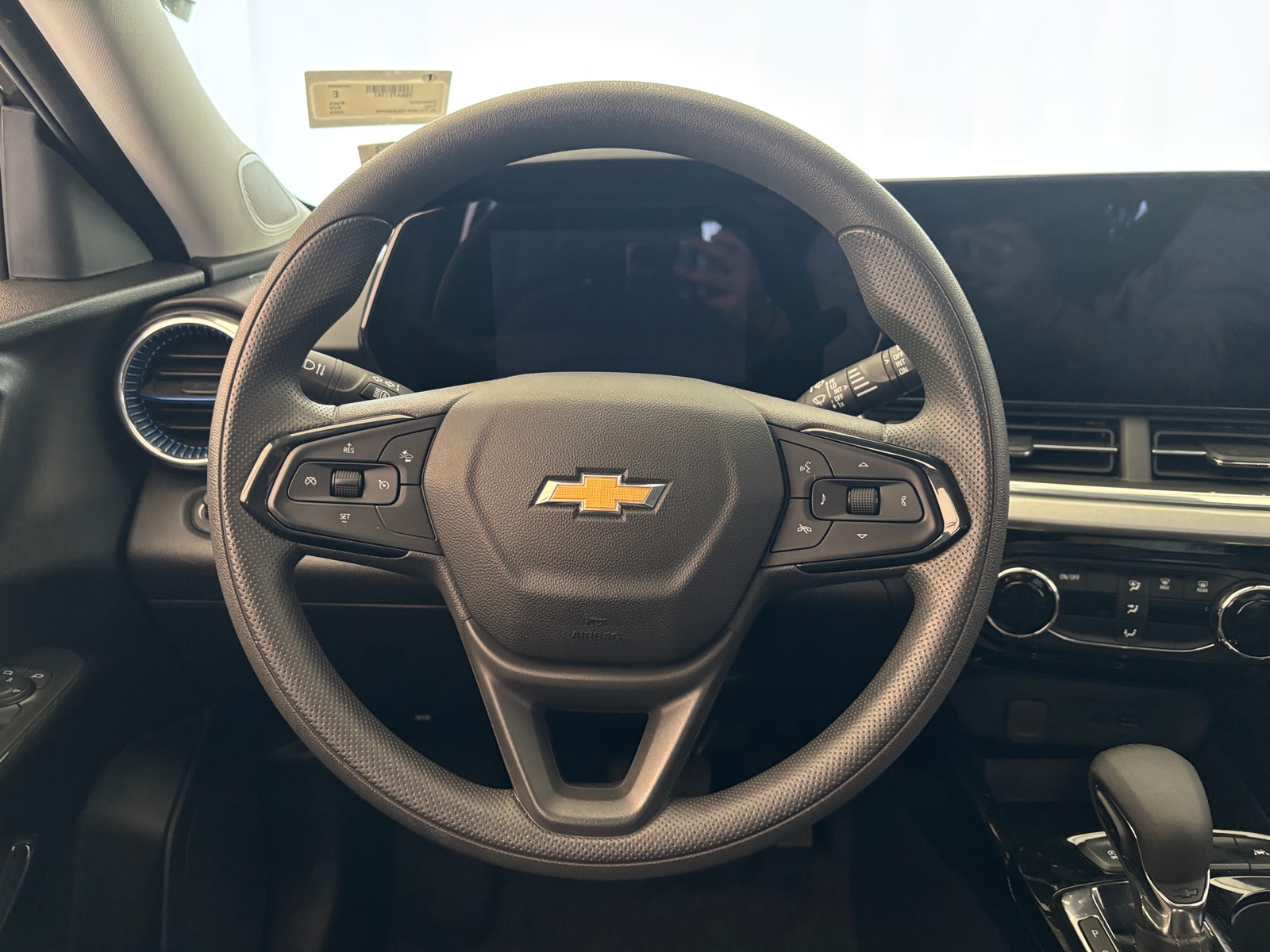 Thumbnail: 2025 Chevrolet Trax - 5