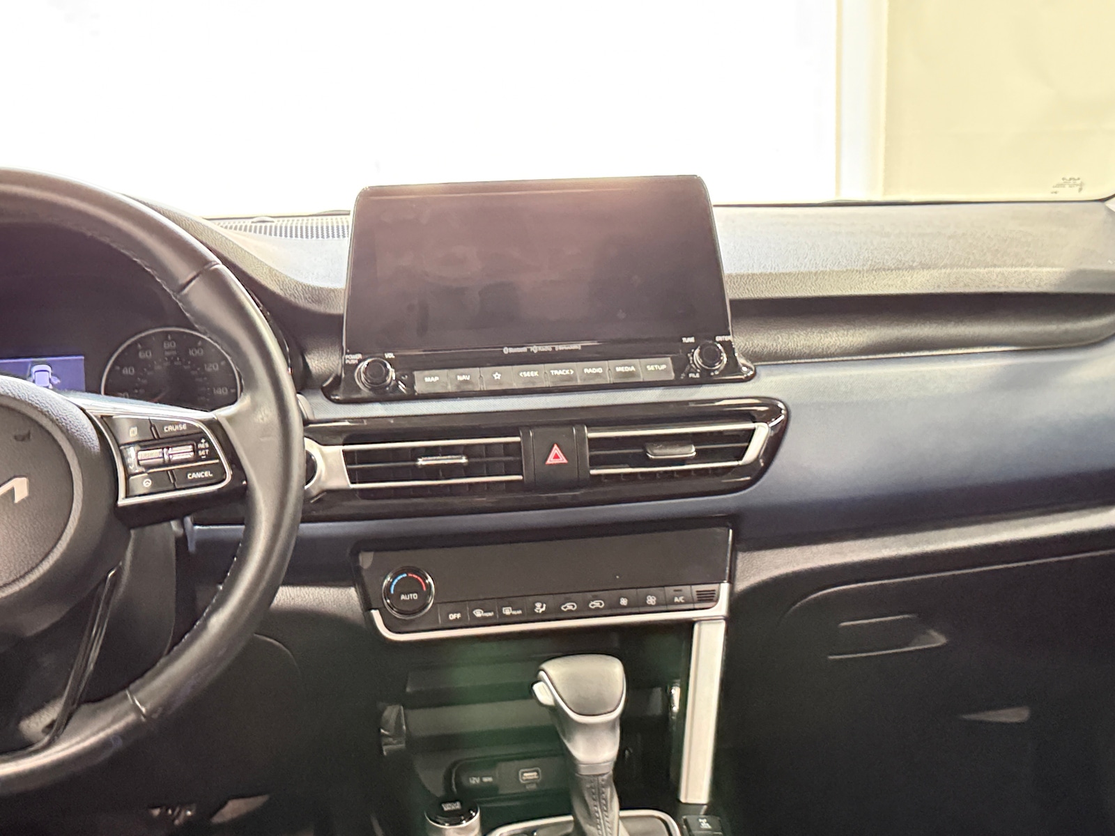 Thumbnail: 2023 Kia Seltos - 4