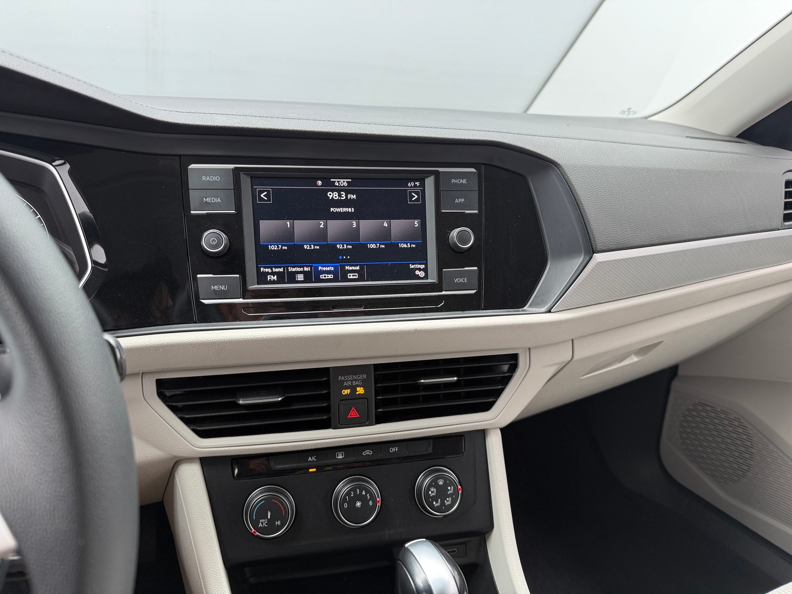 Thumbnail: 2021 Volkswagen Jetta - 4