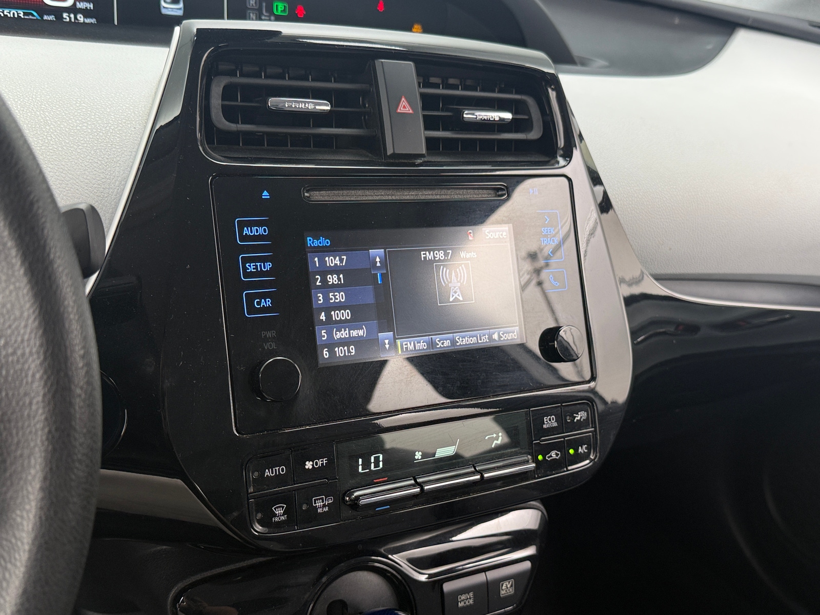 Thumbnail: 2019 Toyota Prius - 4