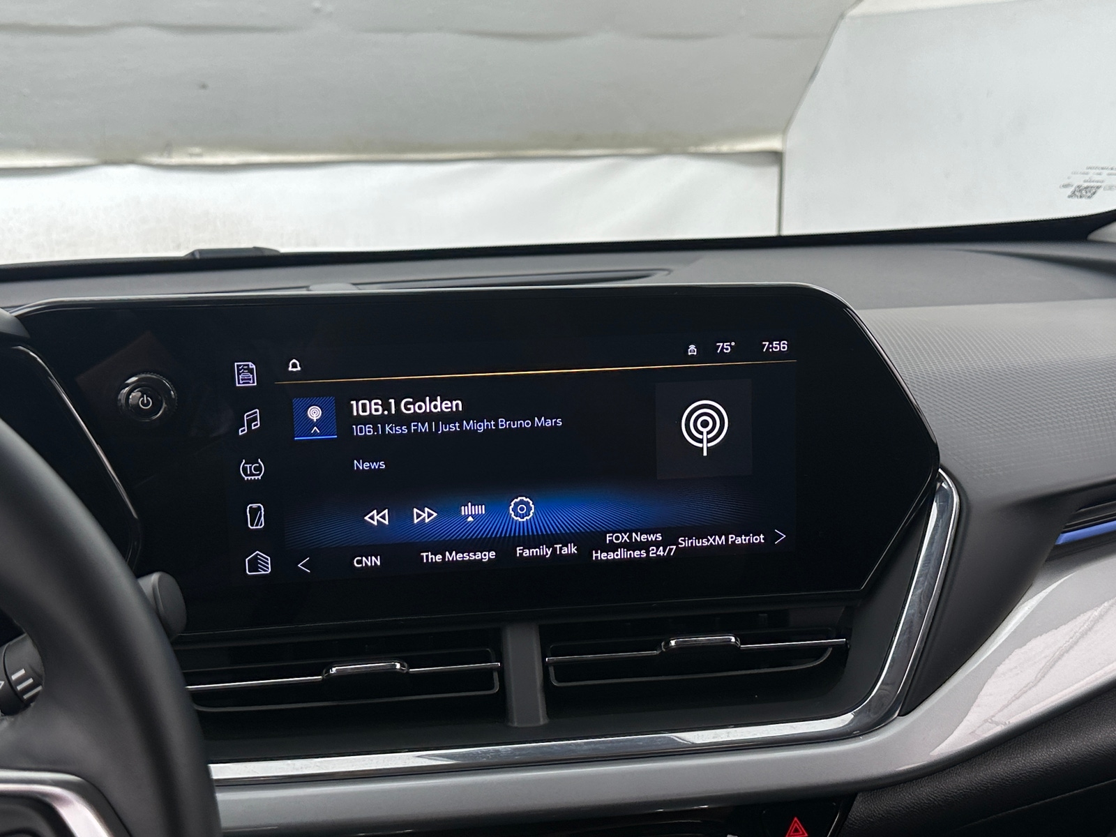 Thumbnail: 2025 Chevrolet Trax - 4