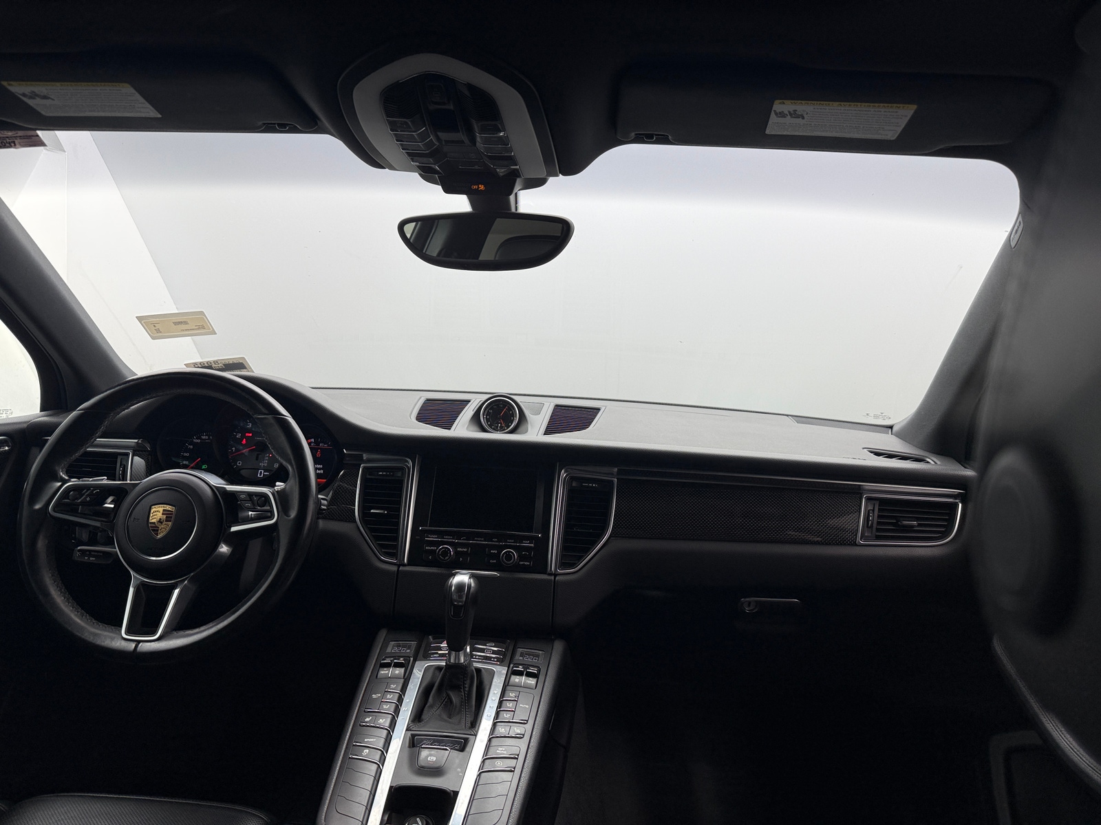 Thumbnail: 2016 Porsche Macan - 2