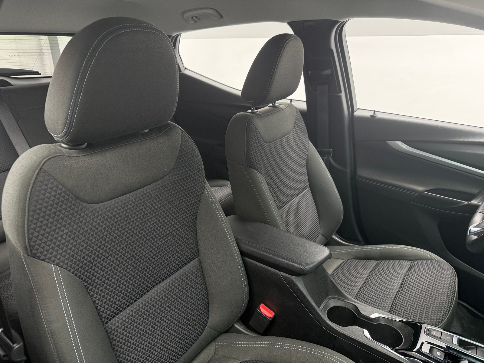 Thumbnail: 2023 Chevrolet Bolt EUV - 2