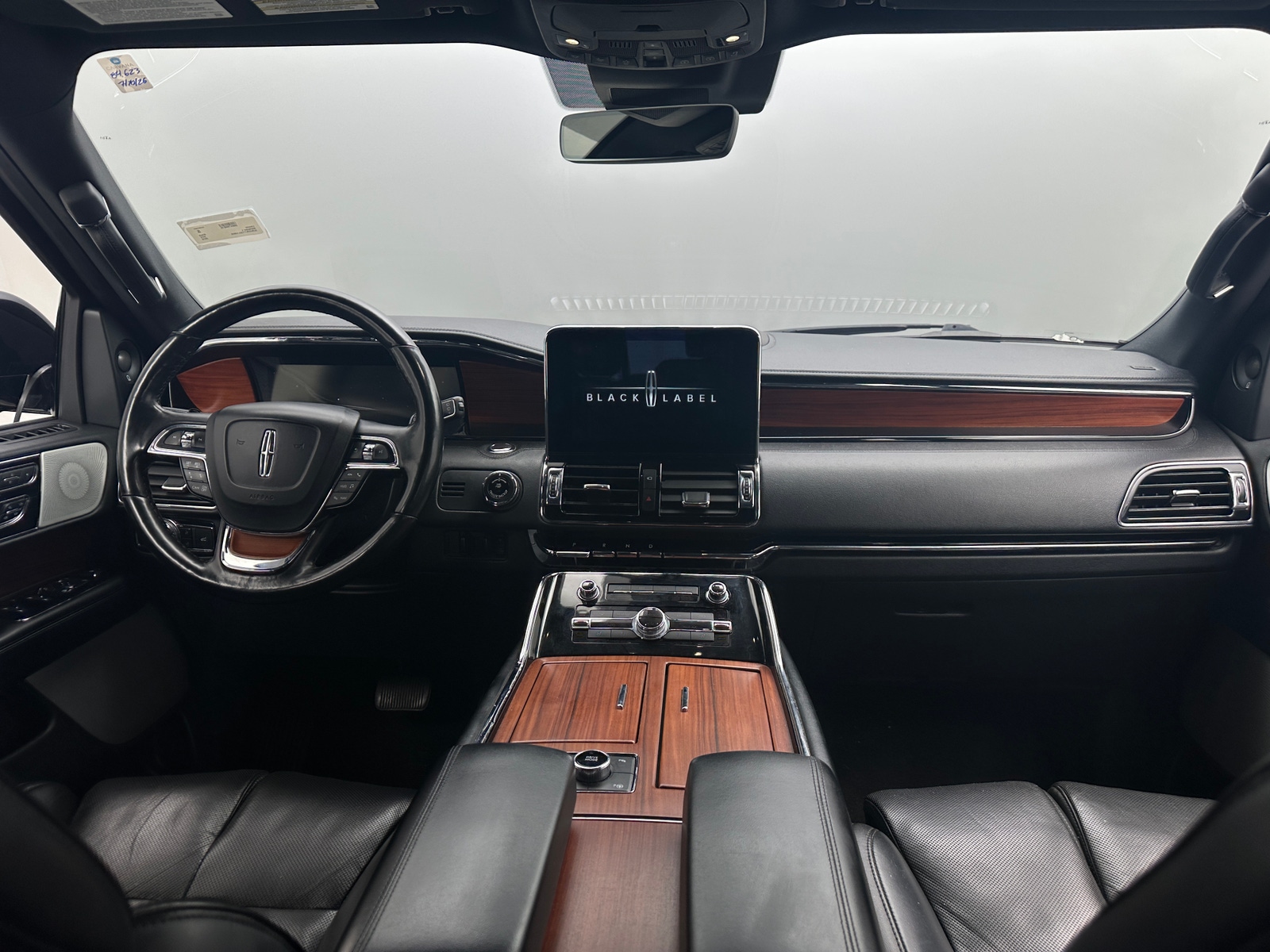 Thumbnail: 2018 Lincoln Navigator L - 2