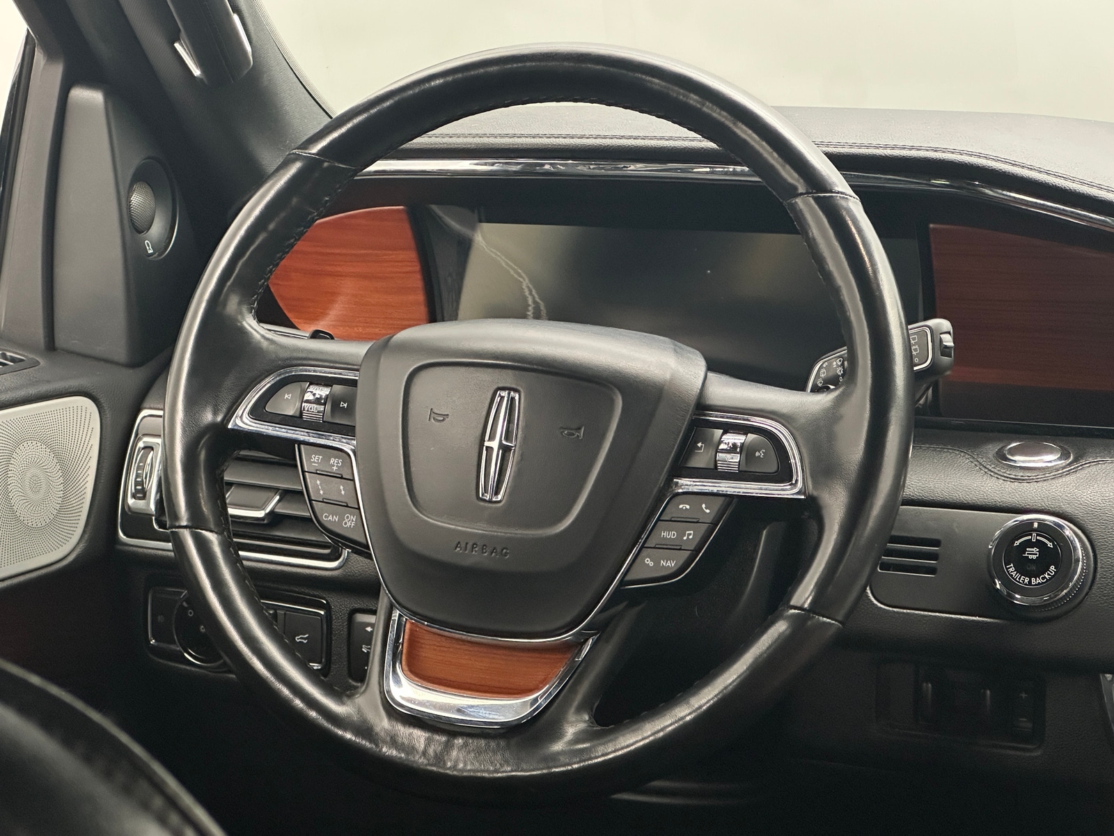 Thumbnail: 2018 Lincoln Navigator L - 4