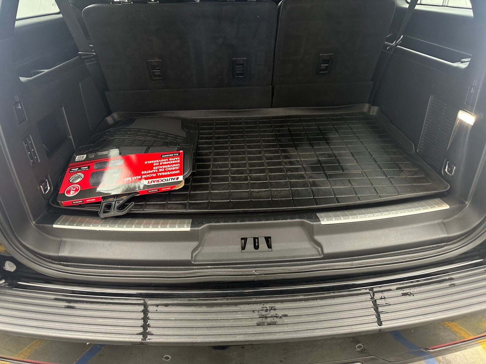 Thumbnail: 2018 Lincoln Navigator L - 6