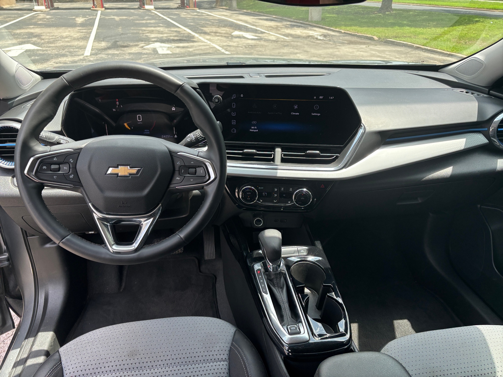 Thumbnail: 2025 Chevrolet Trax - 3