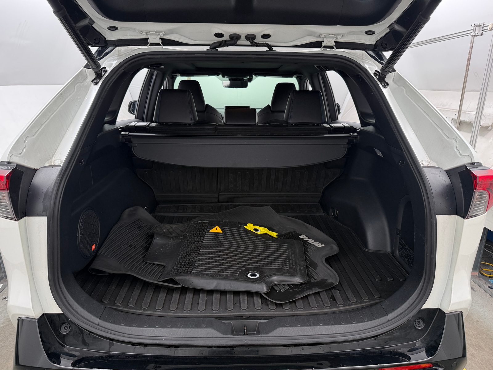 Thumbnail: 2020 Toyota RAV4 - 6