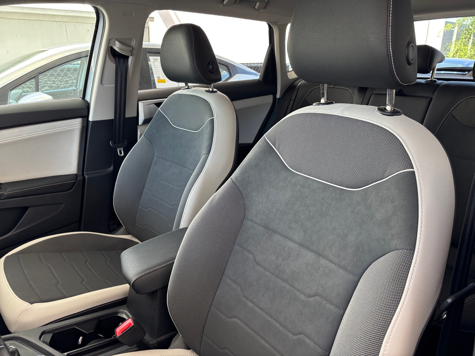 Thumbnail: 2025 Volkswagen Taos - 2