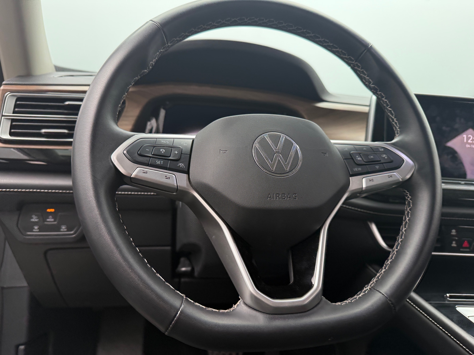 Thumbnail: 2025 Volkswagen Atlas - 4