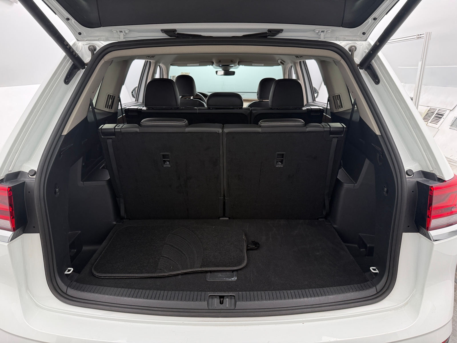 Thumbnail: 2025 Volkswagen Atlas - 6