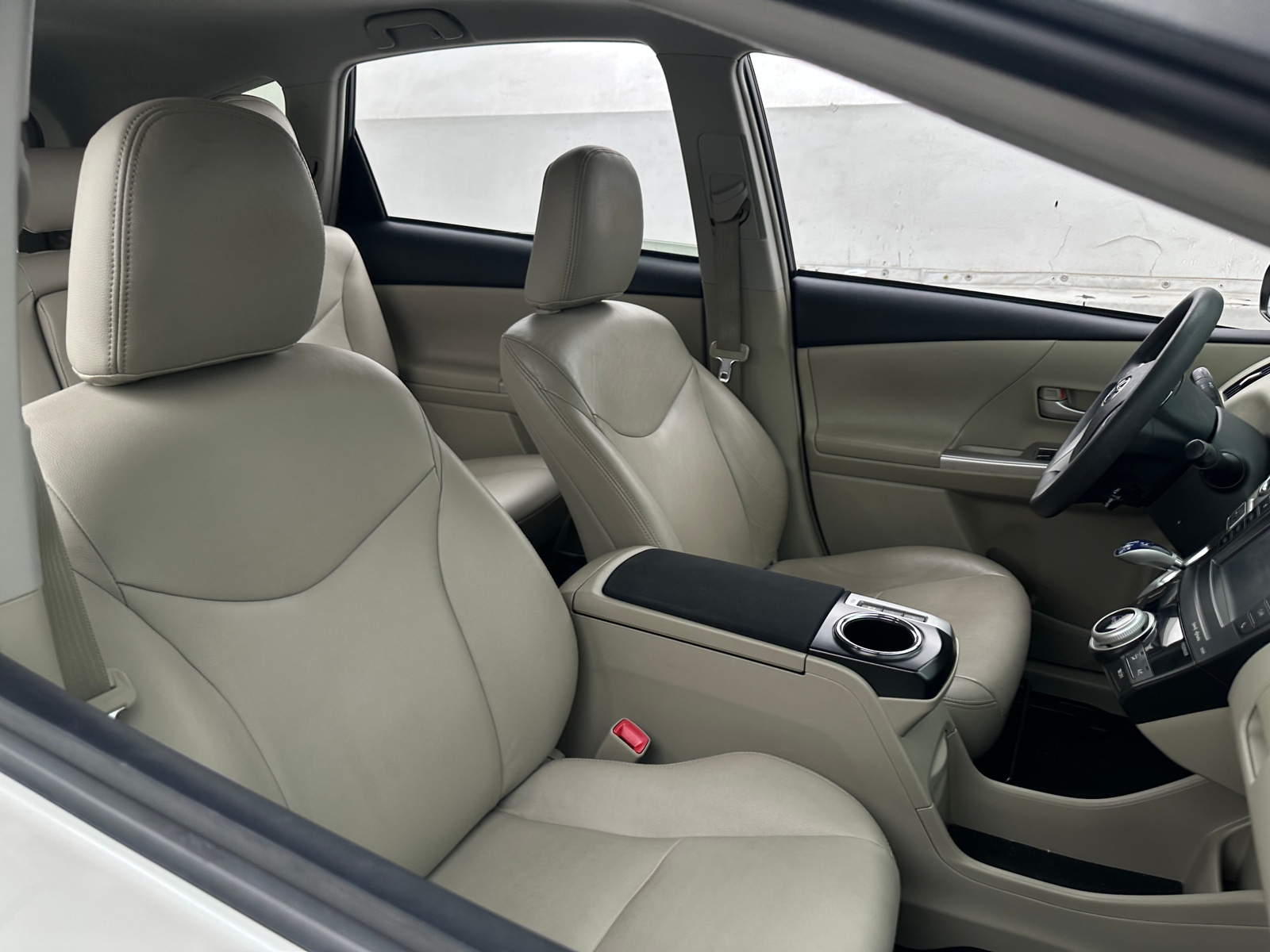 Thumbnail: 2012 Toyota Prius v - 2