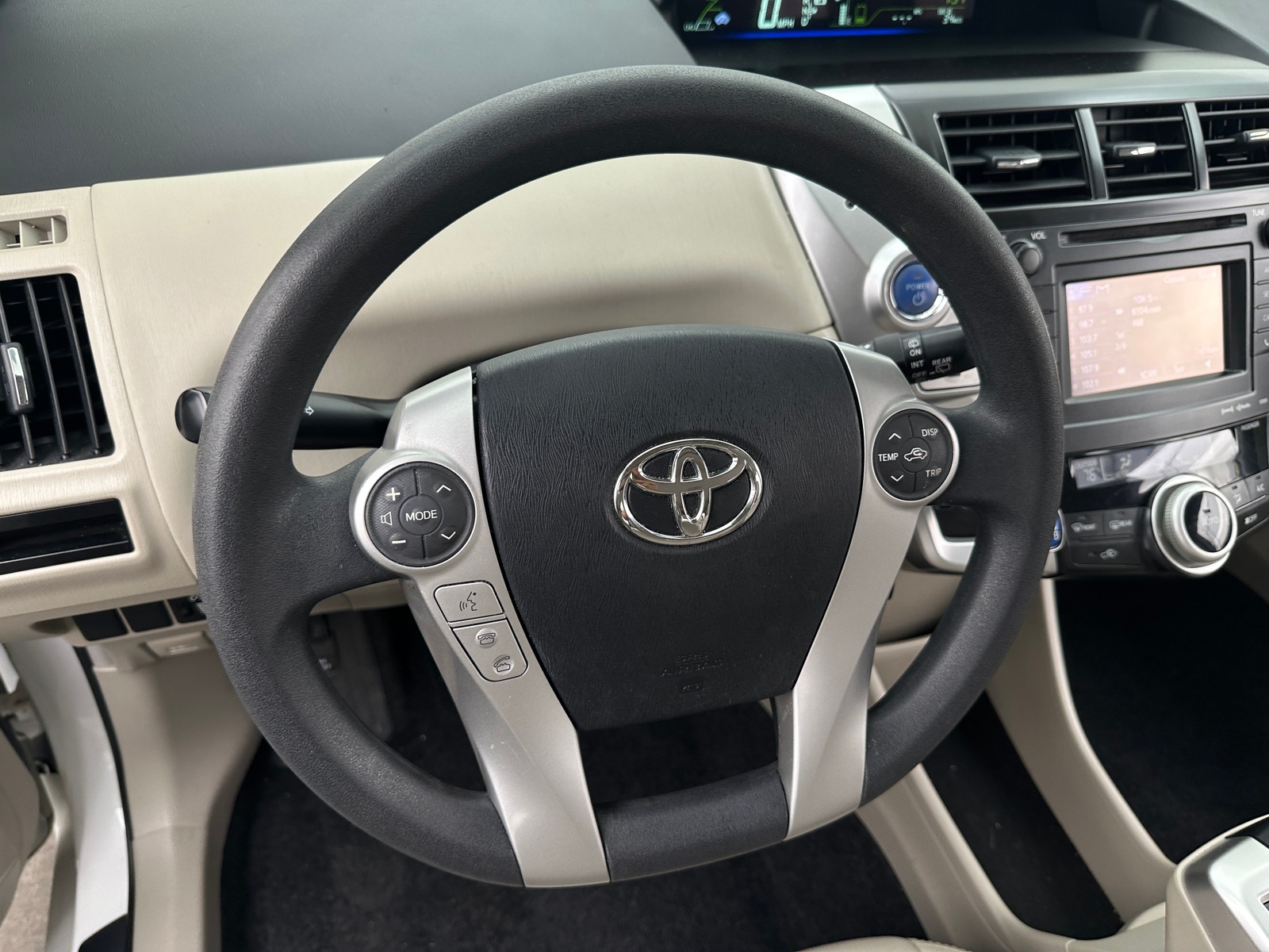 Thumbnail: 2012 Toyota Prius v - 5