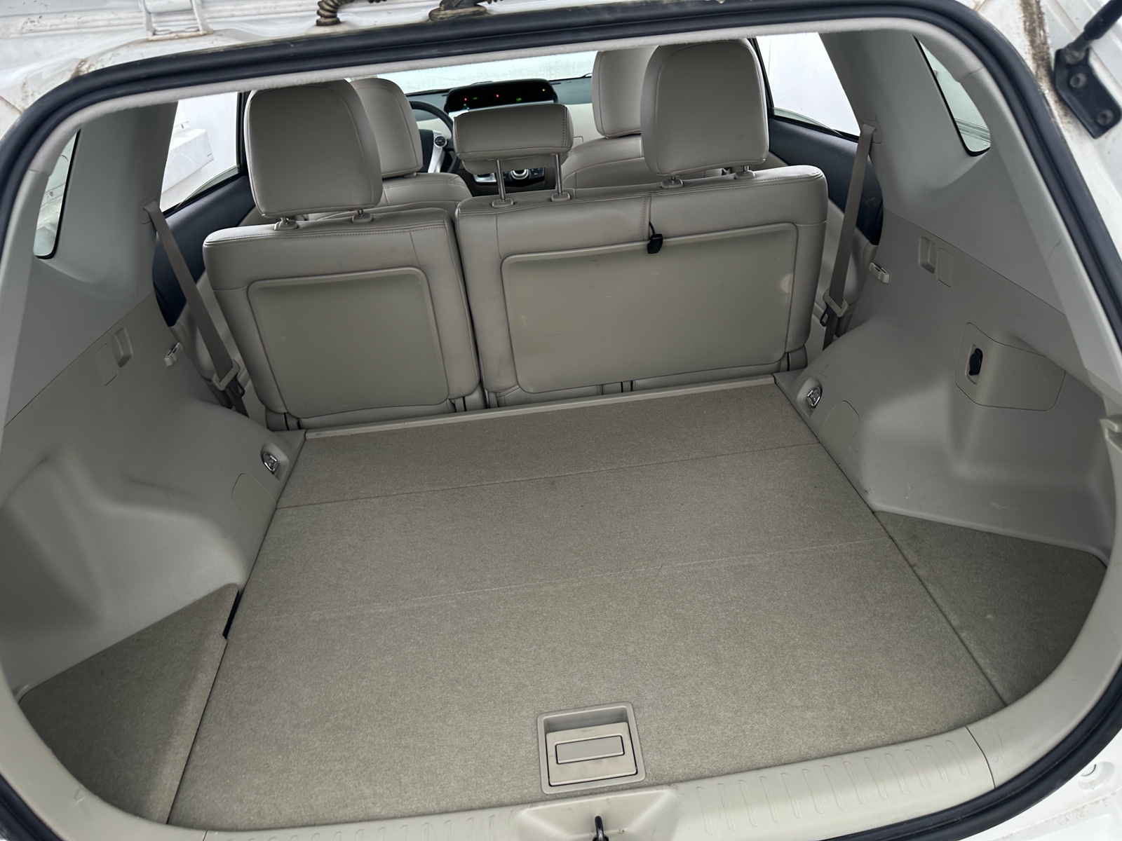 Thumbnail: 2012 Toyota Prius v - 7