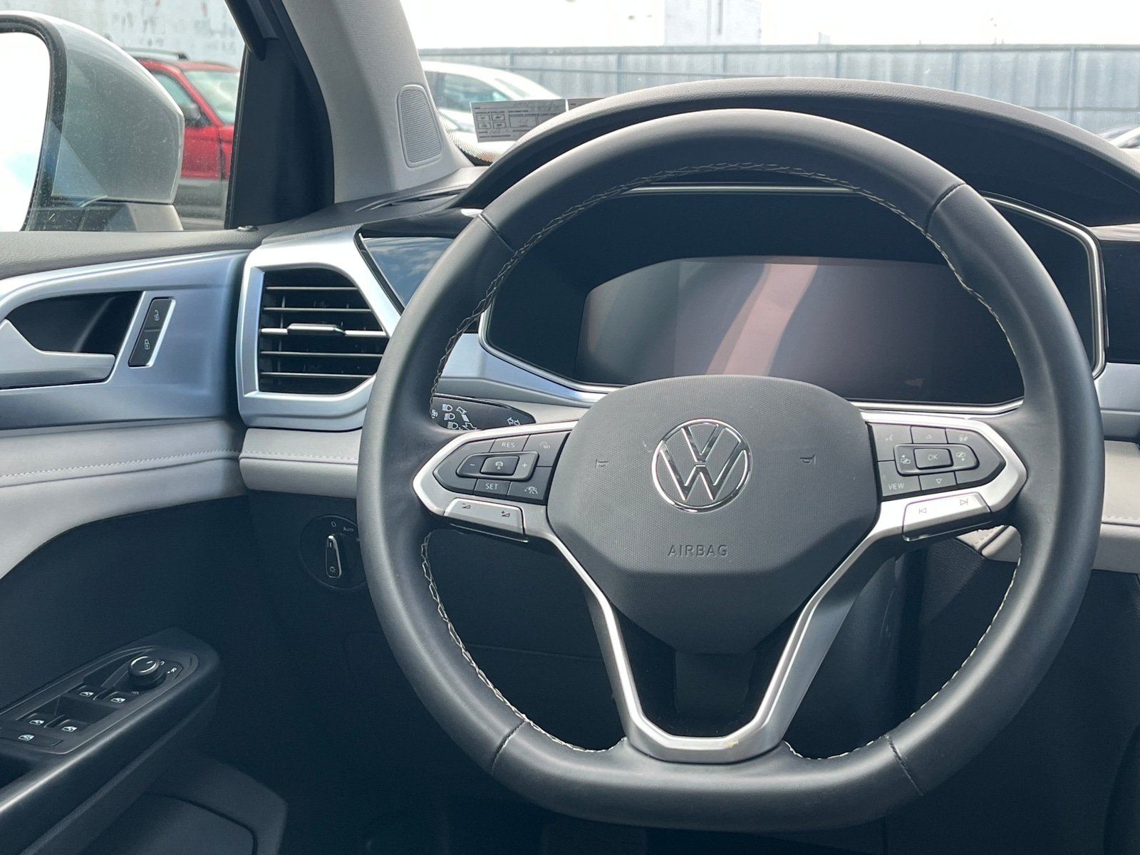 Thumbnail: 2025 Volkswagen Taos - 5