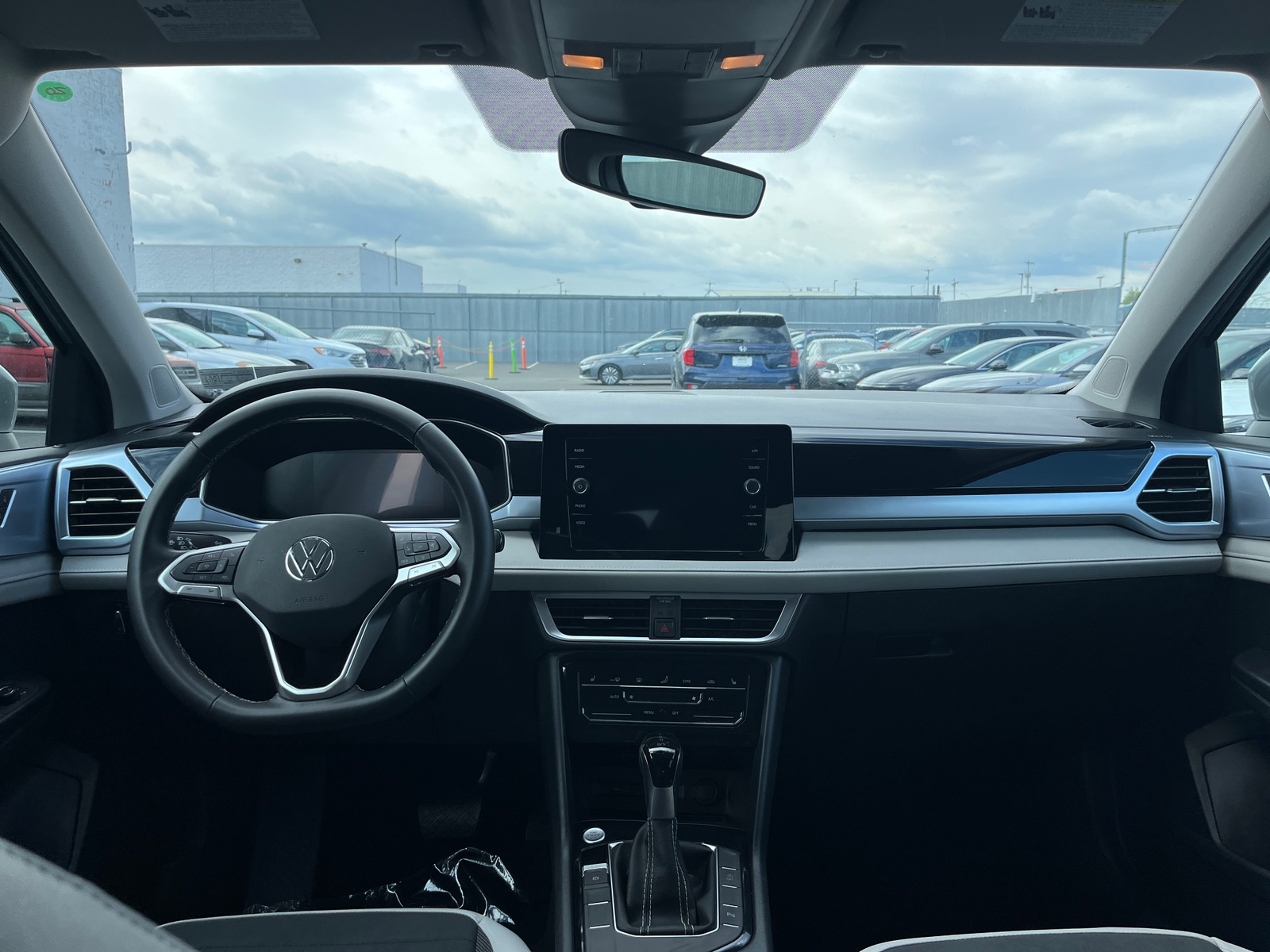 Thumbnail: 2025 Volkswagen Taos - 3
