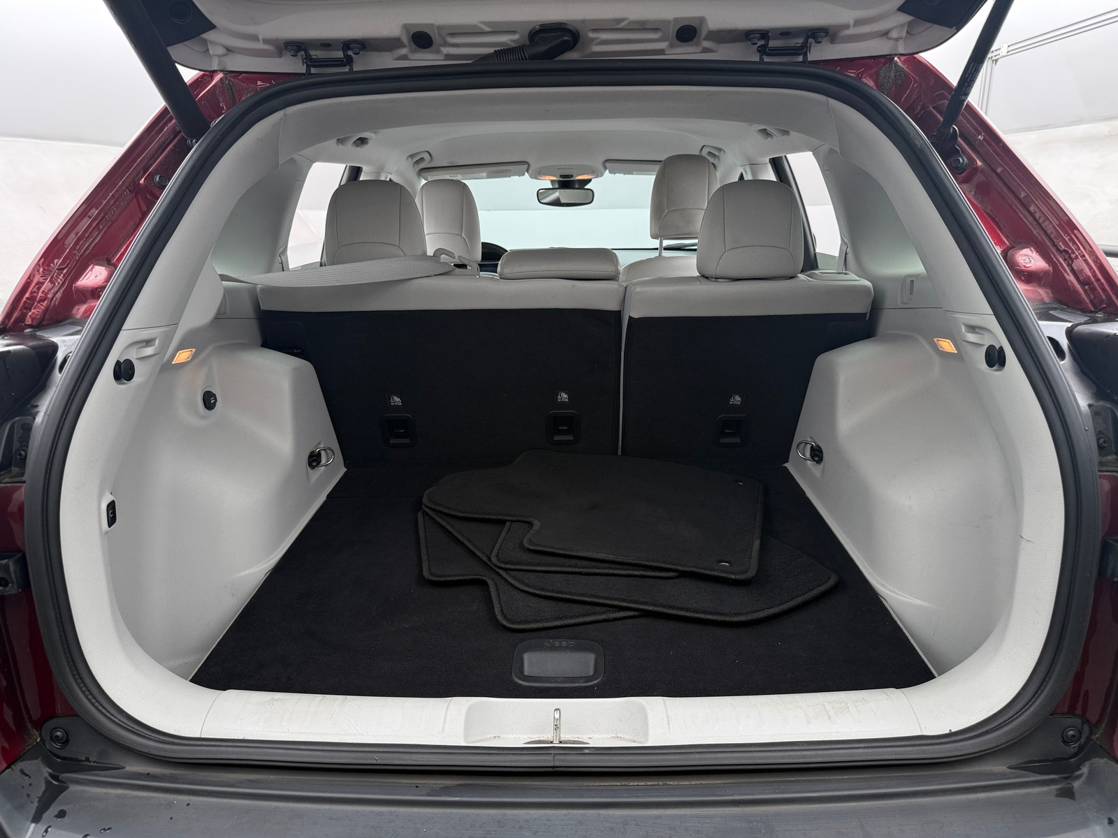 Thumbnail: 2021 Jeep Cherokee - 6