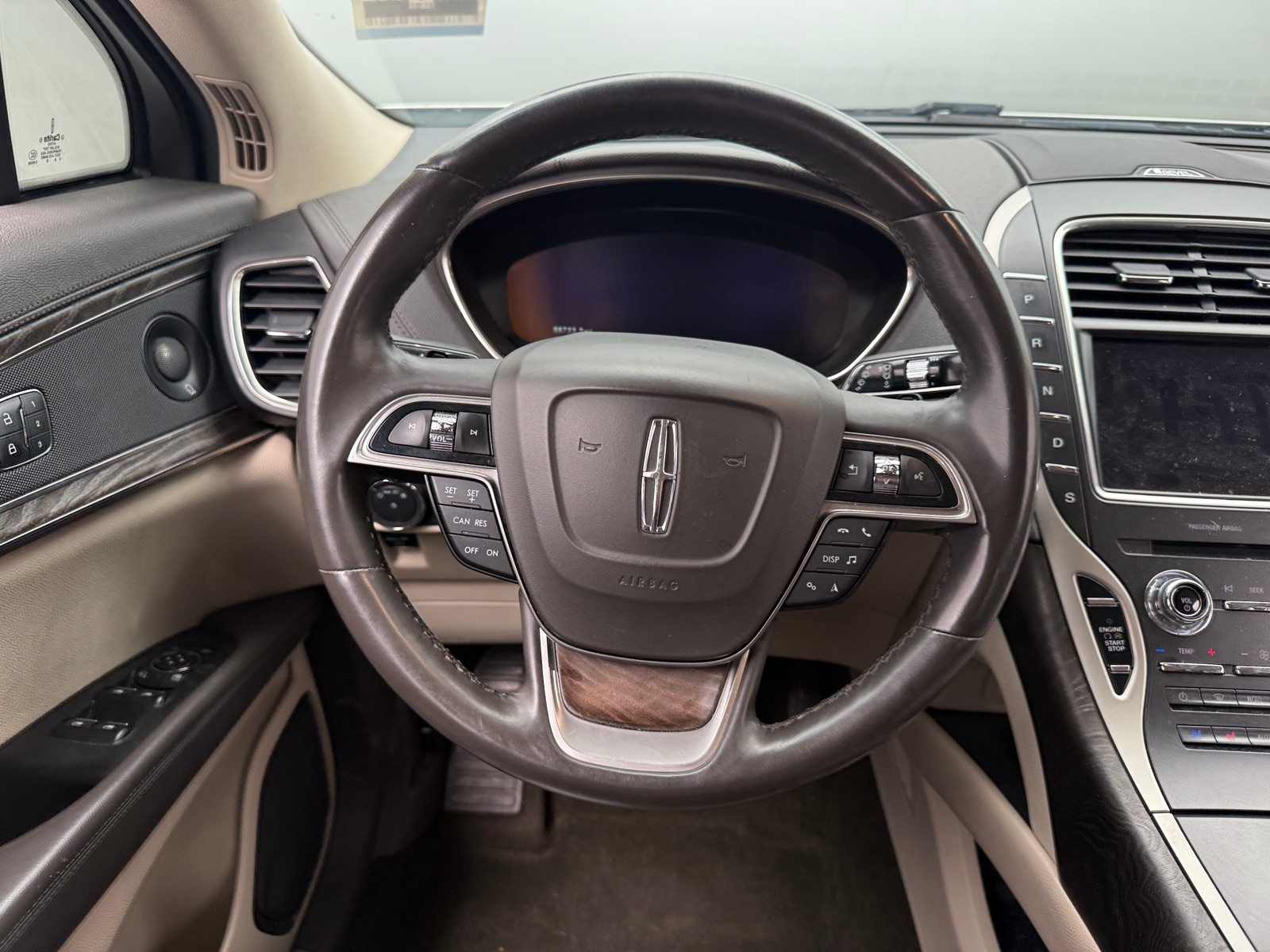 Thumbnail: 2020 Lincoln Nautilus - 4