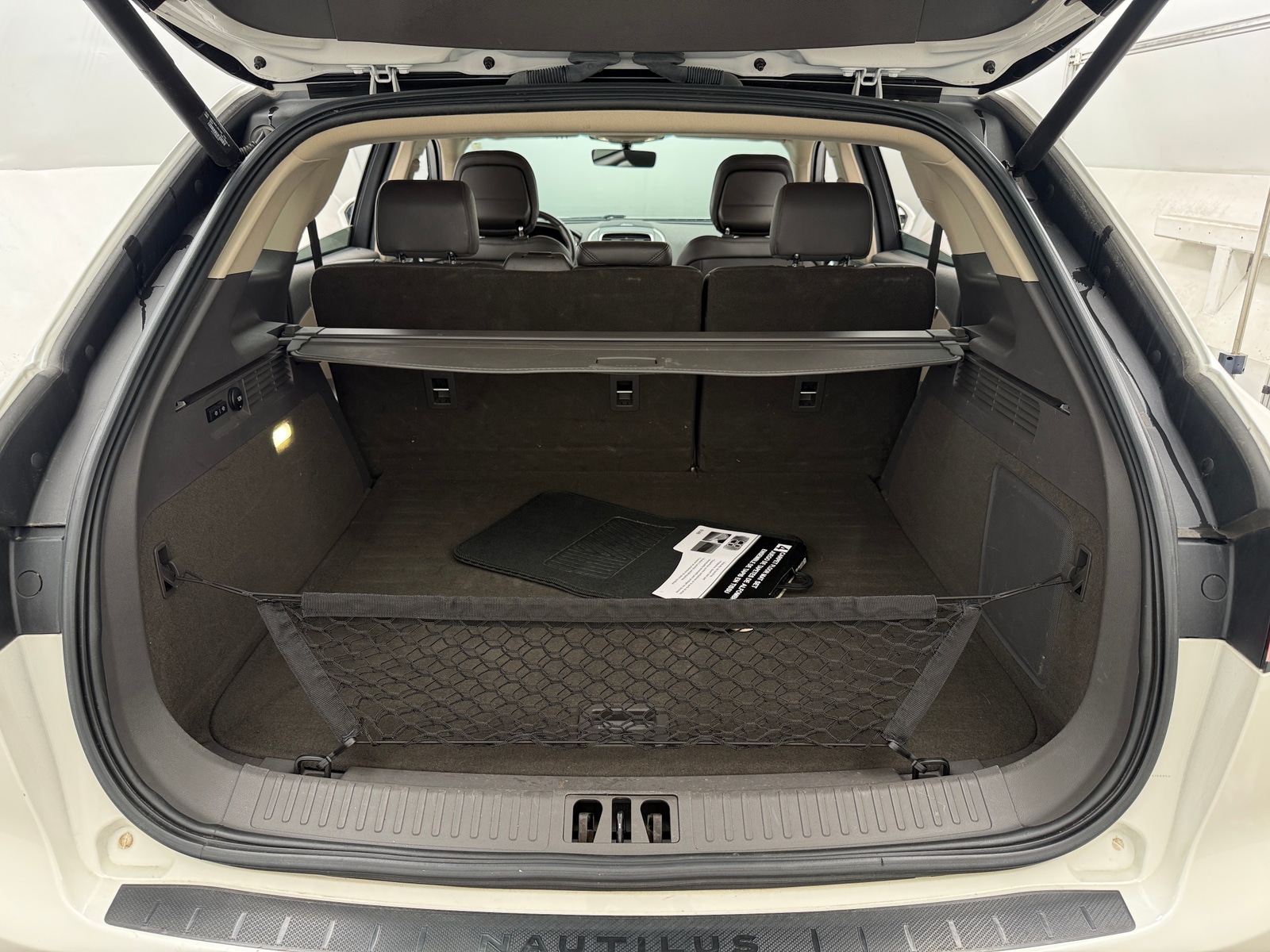 Thumbnail: 2020 Lincoln Nautilus - 6