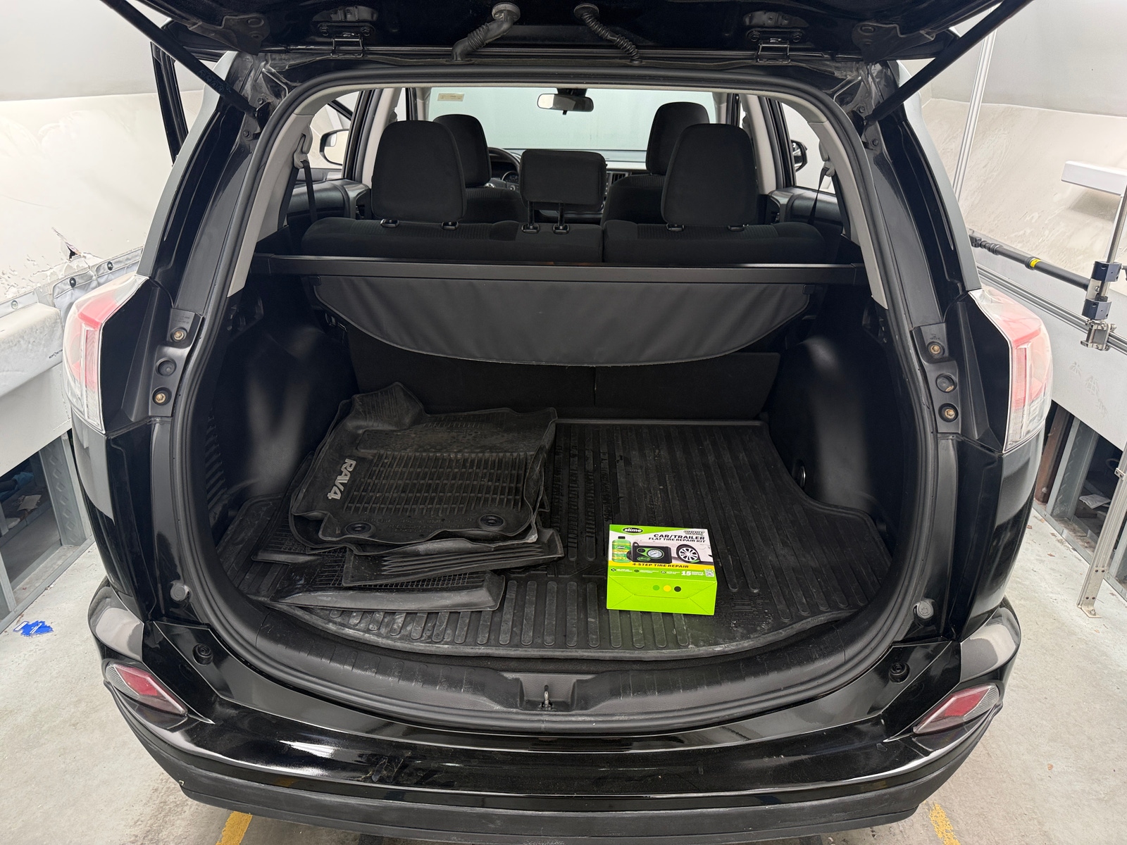 Thumbnail: 2018 Toyota RAV4 - 7