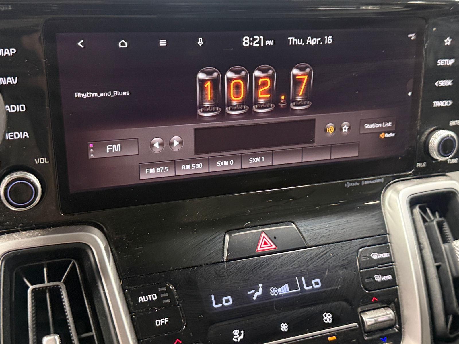 Thumbnail: 2022 Kia Sorento - 3