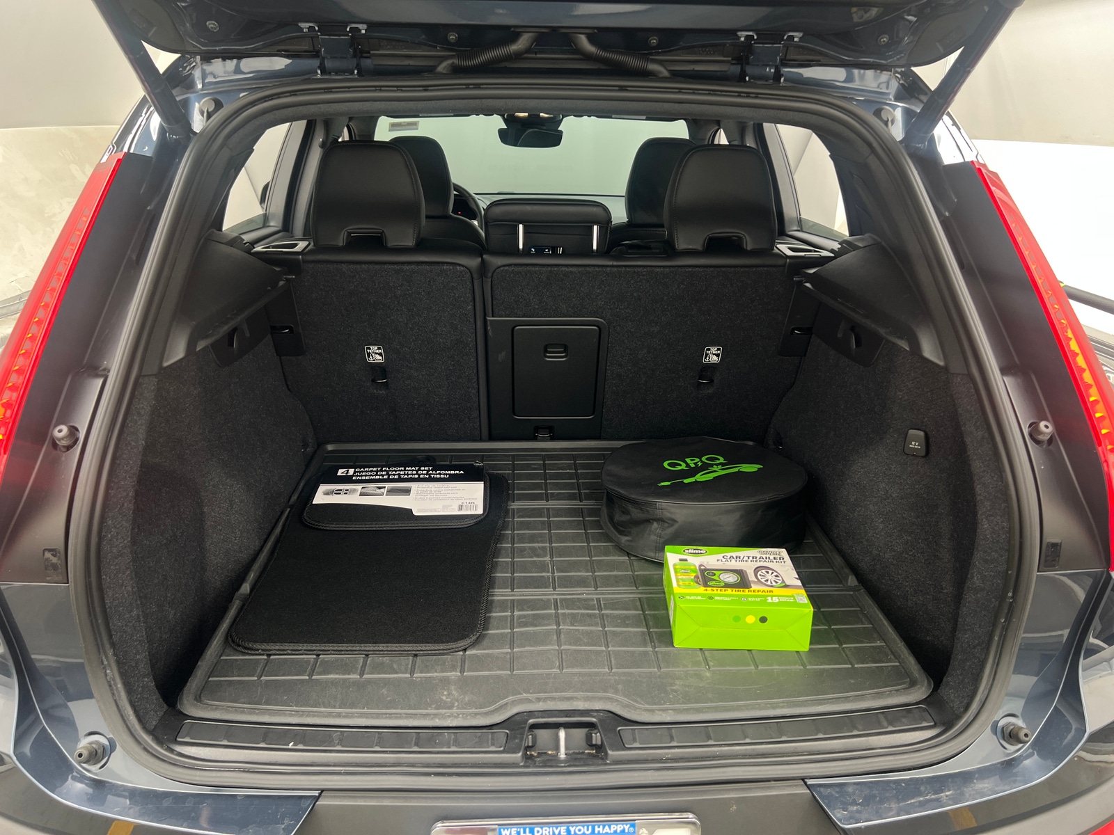 Thumbnail: 2022 Volvo XC40 - 6