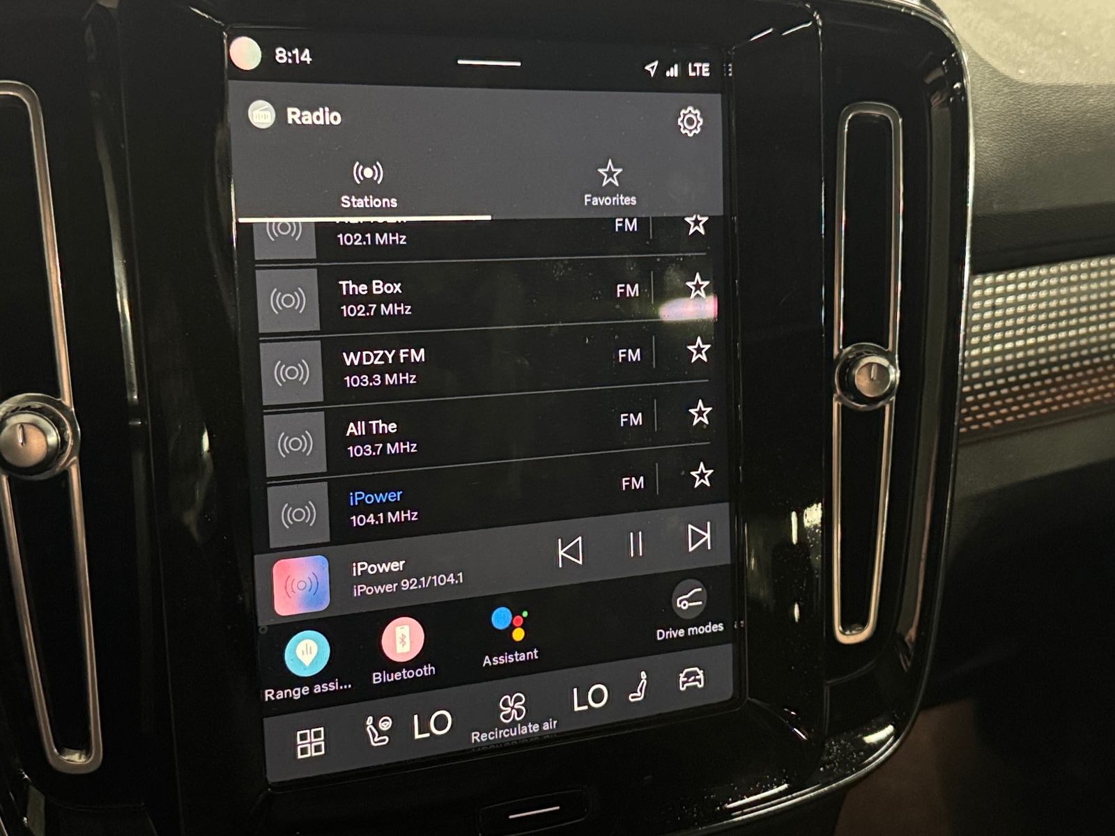 Thumbnail: 2022 Volvo XC40 - 3