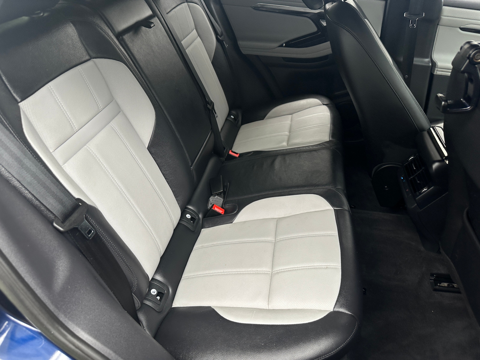 Thumbnail: 2023 Land Rover Range Rover Evoque - 5