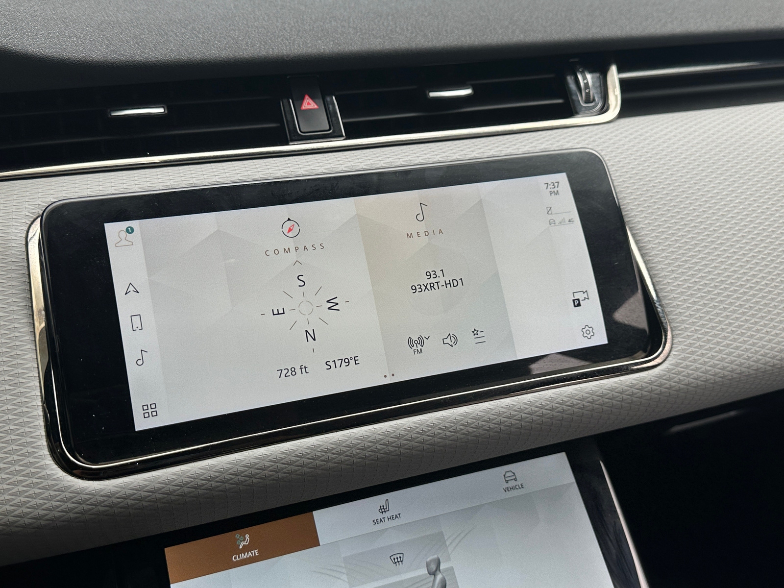 Thumbnail: 2023 Land Rover Range Rover Evoque - 3