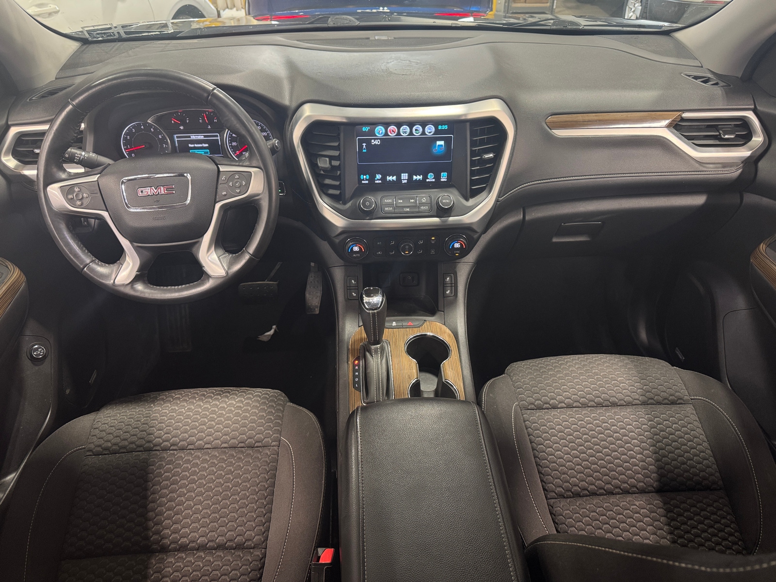 Thumbnail: 2018 GMC Acadia - 3