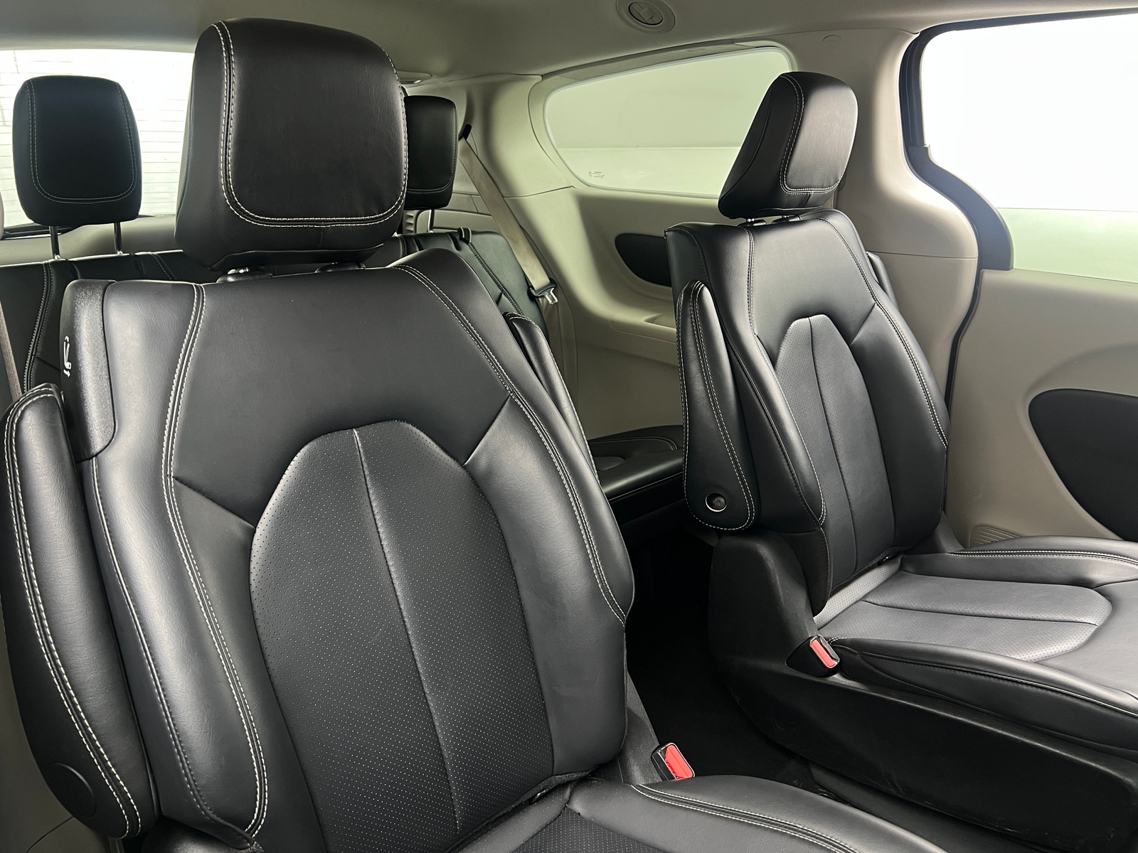 Thumbnail: 2024 Chrysler Pacifica - 6