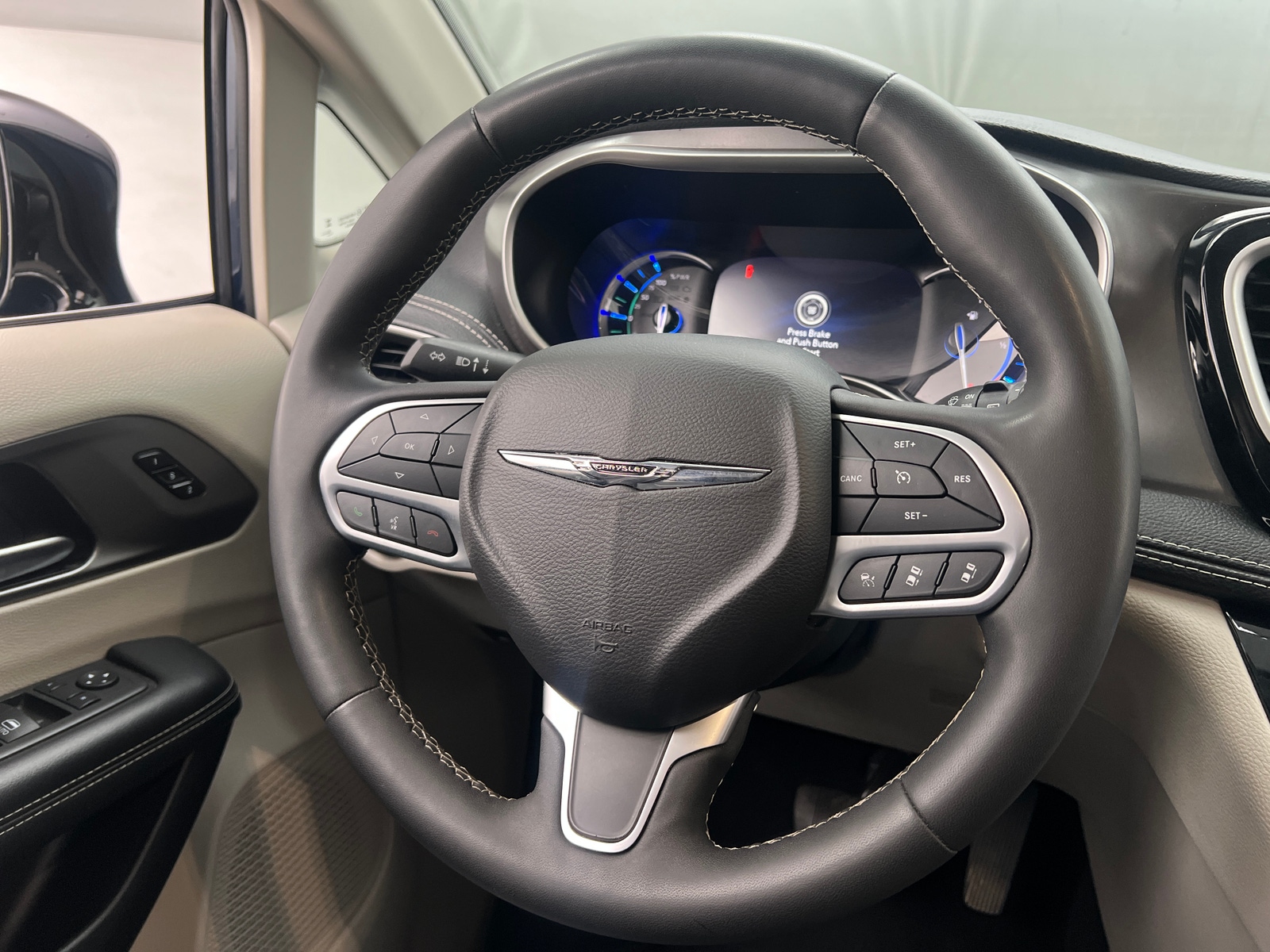 Thumbnail: 2024 Chrysler Pacifica - 5
